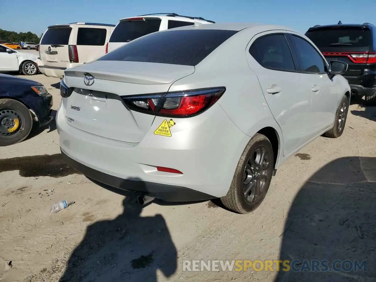 4 fotografías del automóvil dañado 3MYDLBYV2KY516228 TOYOTA YARIS 2019