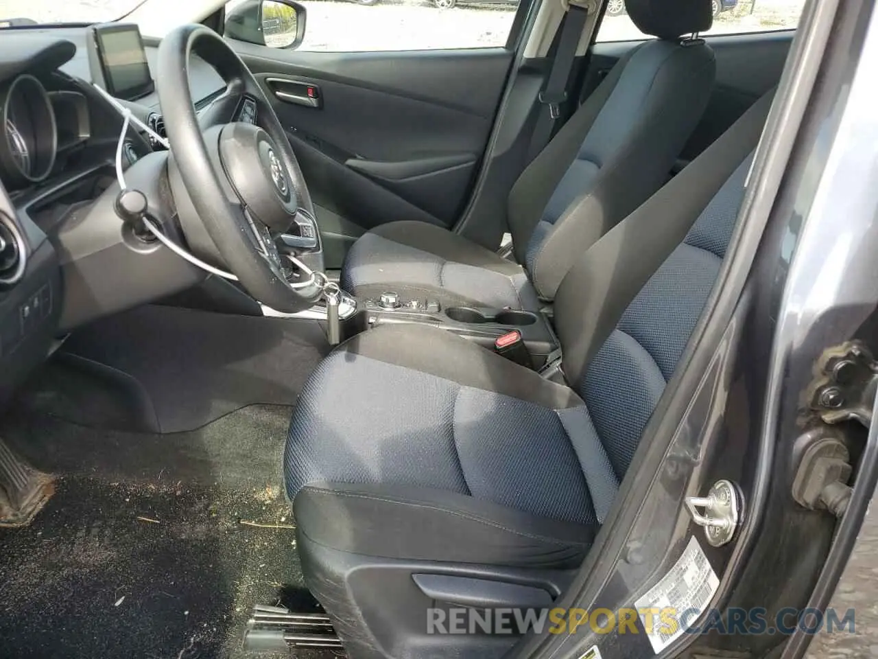 7 fotografías del automóvil dañado 3MYDLBYV2KY519663 TOYOTA YARIS 2019