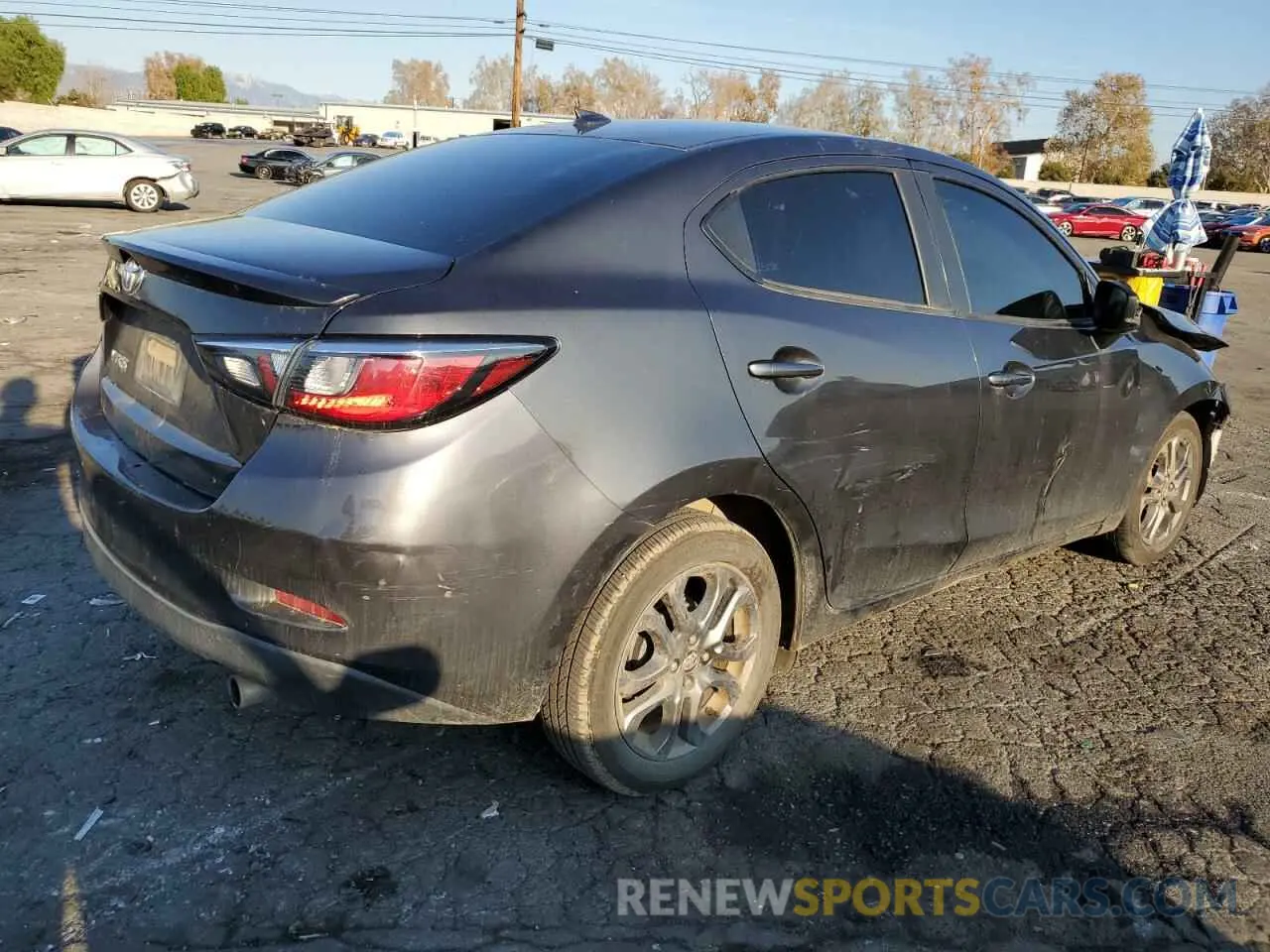 3 fotografías del automóvil dañado 3MYDLBYV2KY524118 TOYOTA YARIS 2019