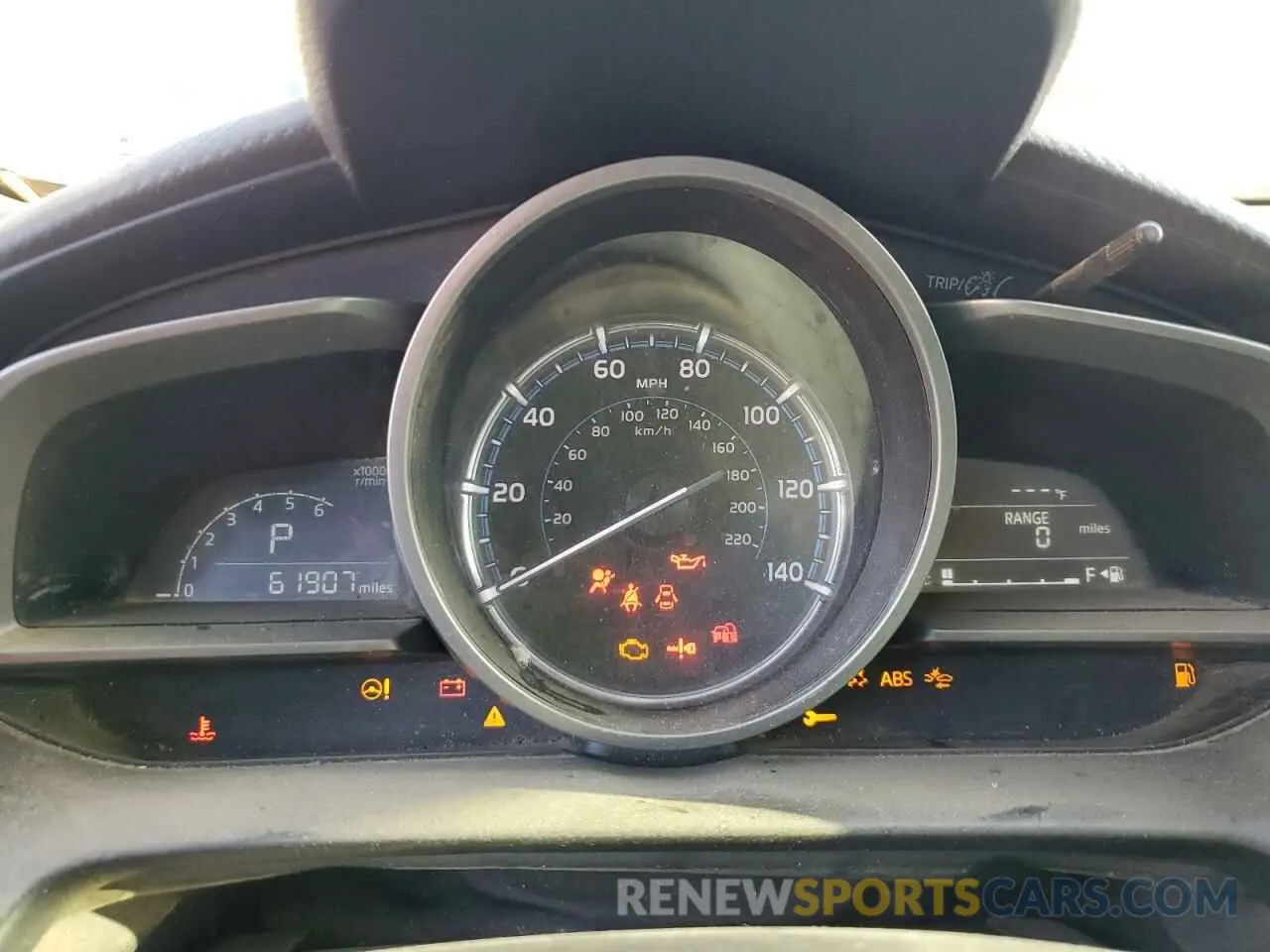 9 fotografías del automóvil dañado 3MYDLBYV2KY524118 TOYOTA YARIS 2019