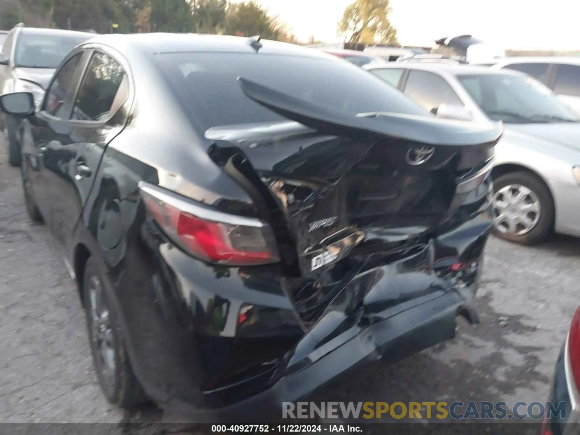 17 fotografías del automóvil dañado 3MYDLBYV3KY501592 TOYOTA YARIS 2019