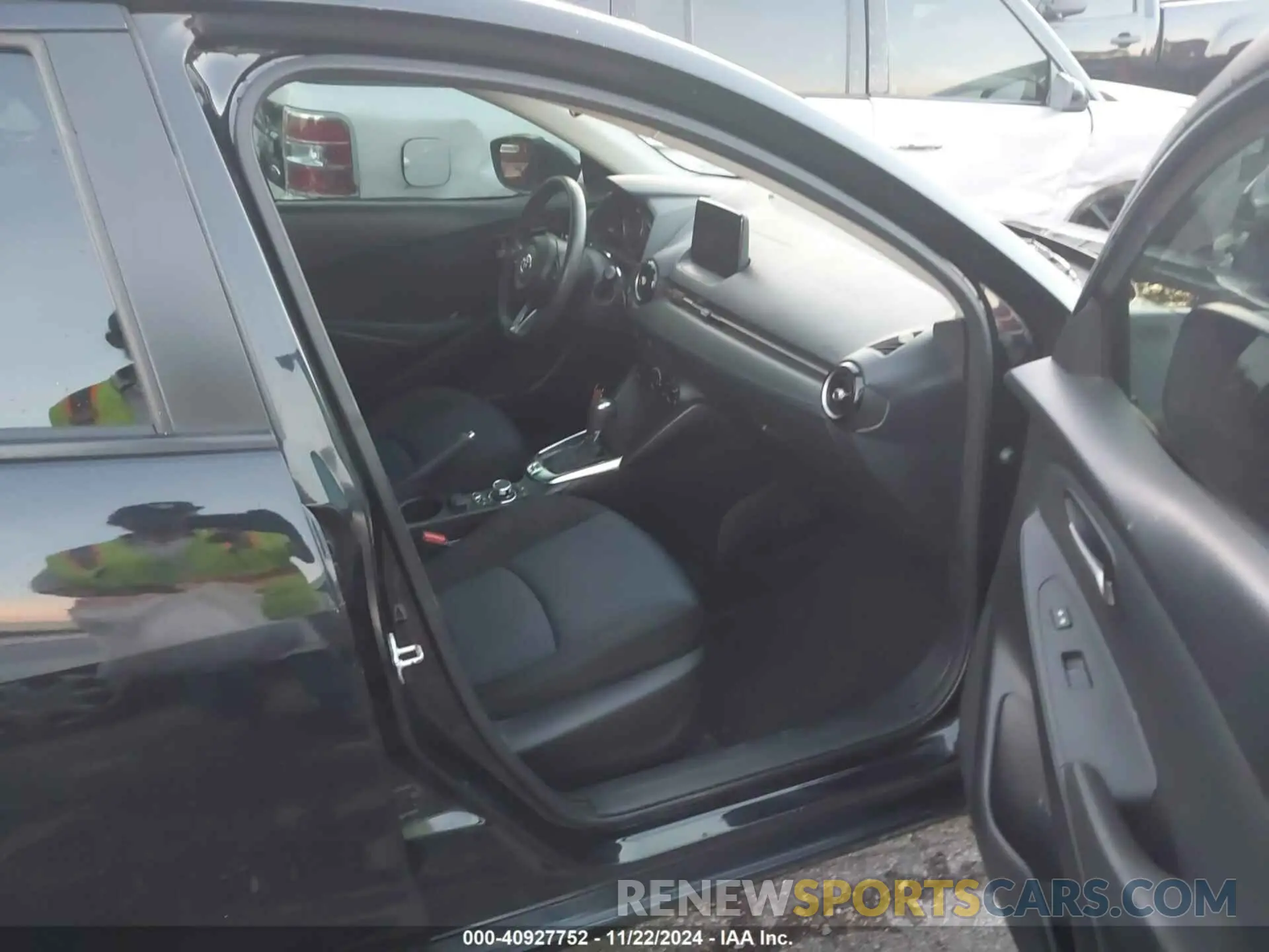 5 fotografías del automóvil dañado 3MYDLBYV3KY501592 TOYOTA YARIS 2019