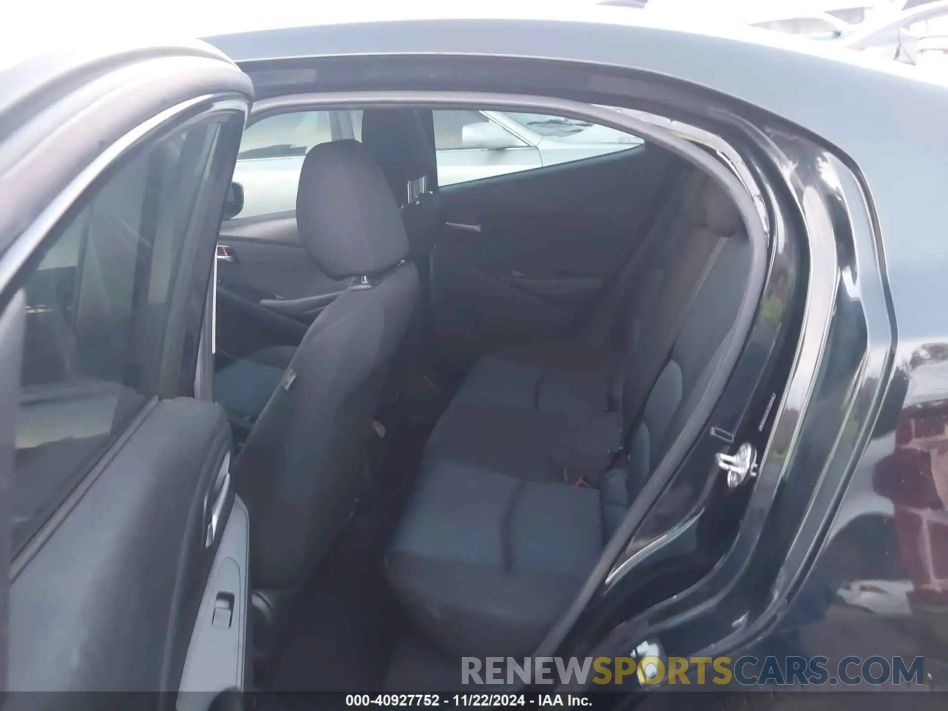 8 fotografías del automóvil dañado 3MYDLBYV3KY501592 TOYOTA YARIS 2019
