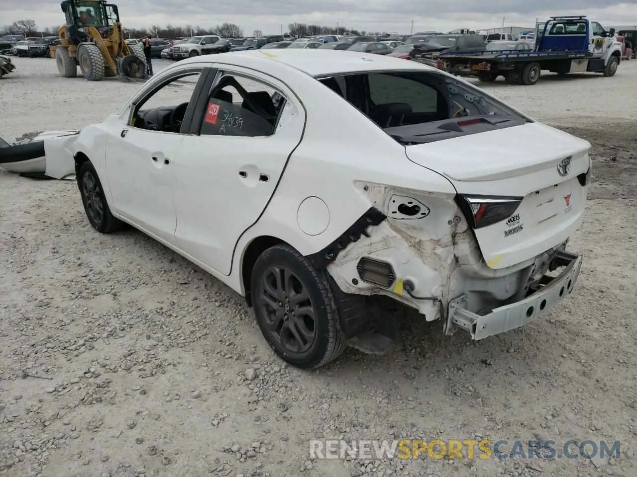 3 fotografías del automóvil dañado 3MYDLBYV3KY506811 TOYOTA YARIS 2019