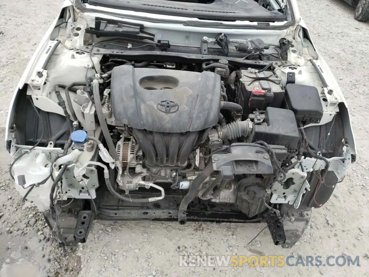 9 fotografías del automóvil dañado 3MYDLBYV3KY506811 TOYOTA YARIS 2019