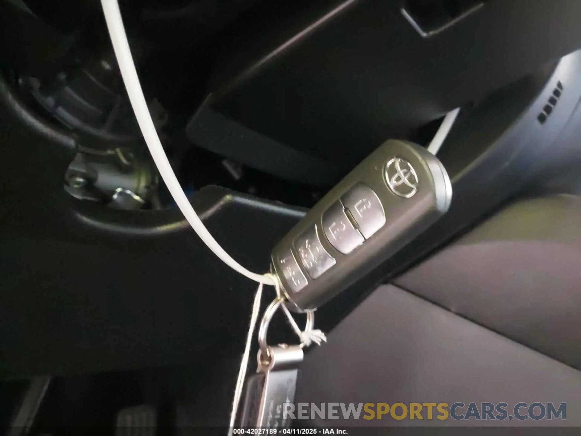11 fotografías del automóvil dañado 3MYDLBYV3KY508686 TOYOTA YARIS 2019