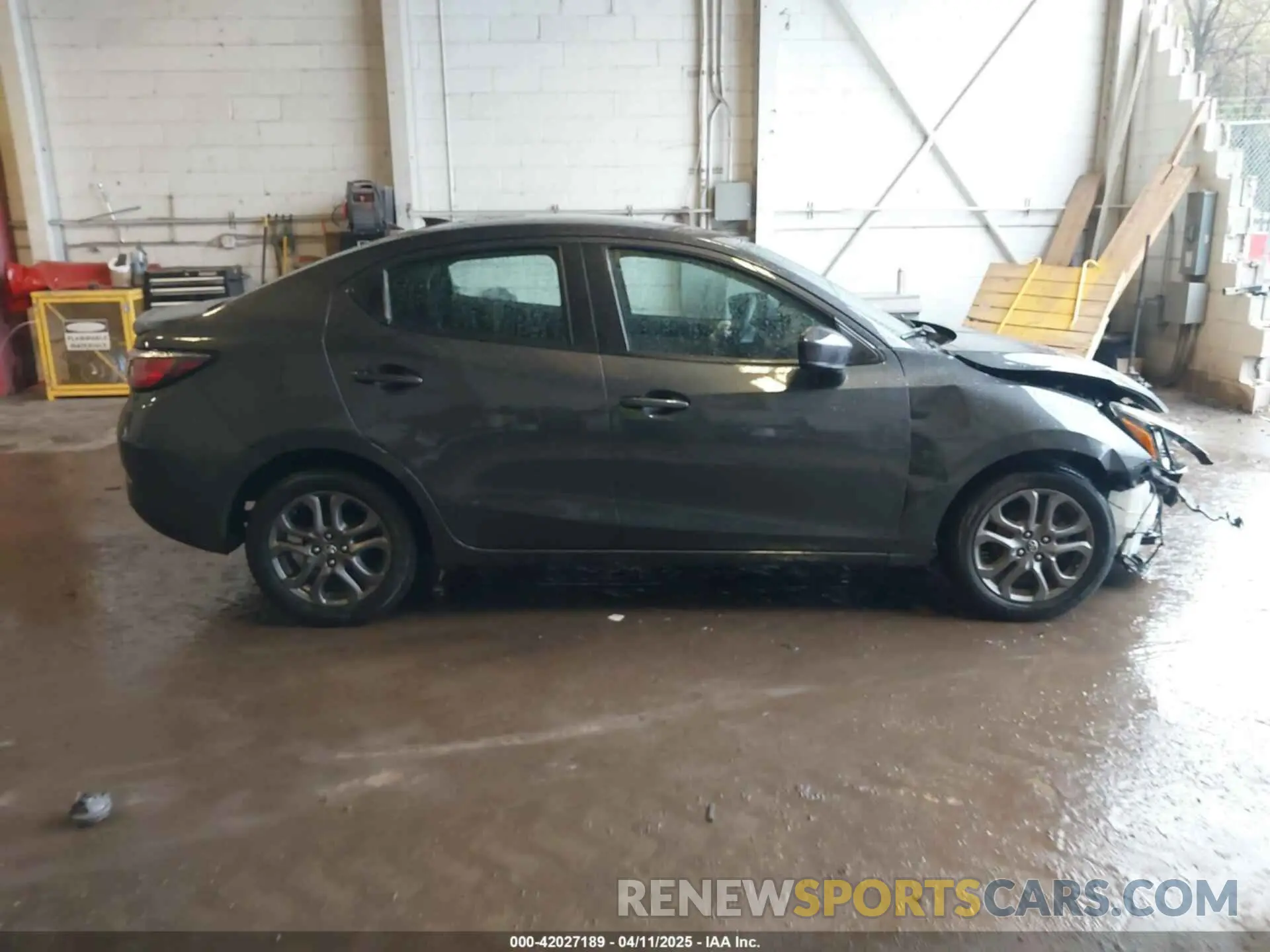 13 fotografías del automóvil dañado 3MYDLBYV3KY508686 TOYOTA YARIS 2019