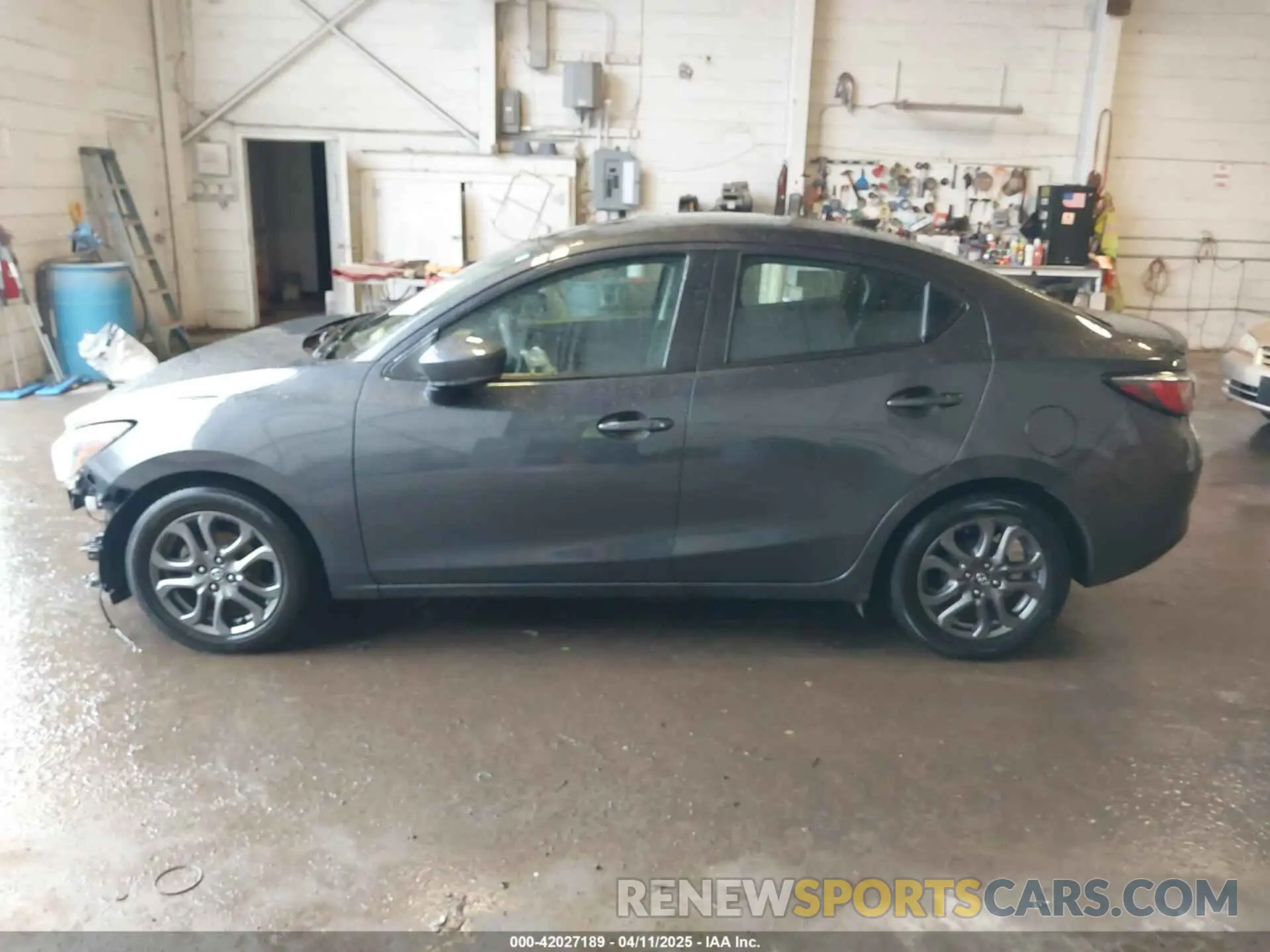 14 fotografías del automóvil dañado 3MYDLBYV3KY508686 TOYOTA YARIS 2019