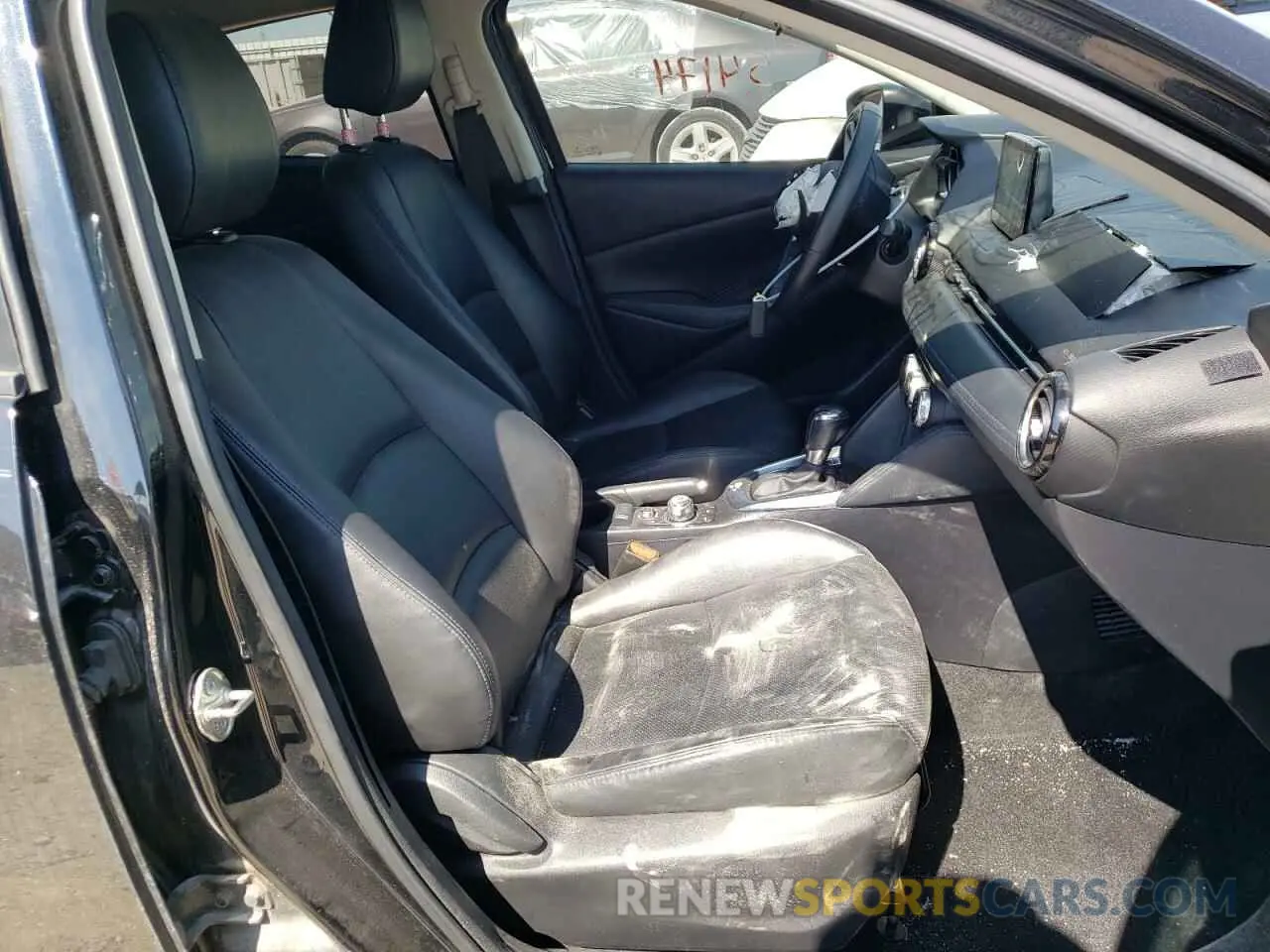 5 fotografías del automóvil dañado 3MYDLBYV4KY507935 TOYOTA YARIS 2019