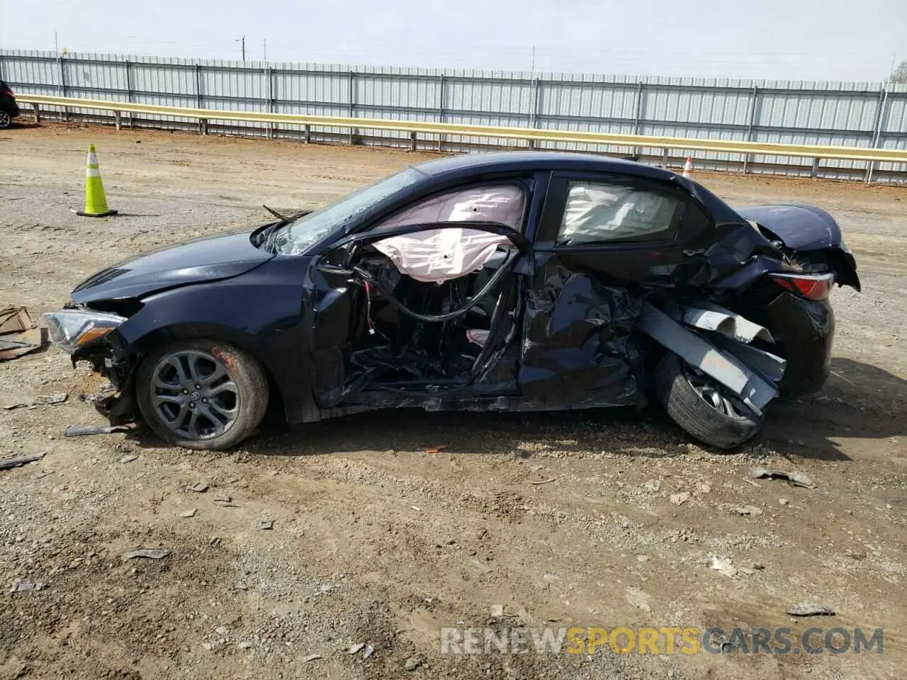 9 fotografías del automóvil dañado 3MYDLBYV4KY512939 TOYOTA YARIS 2019