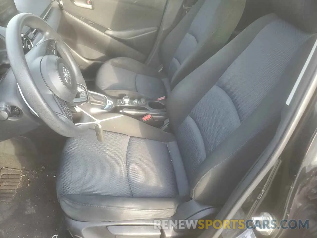 7 fotografías del automóvil dañado 3MYDLBYV4KY513864 TOYOTA YARIS 2019