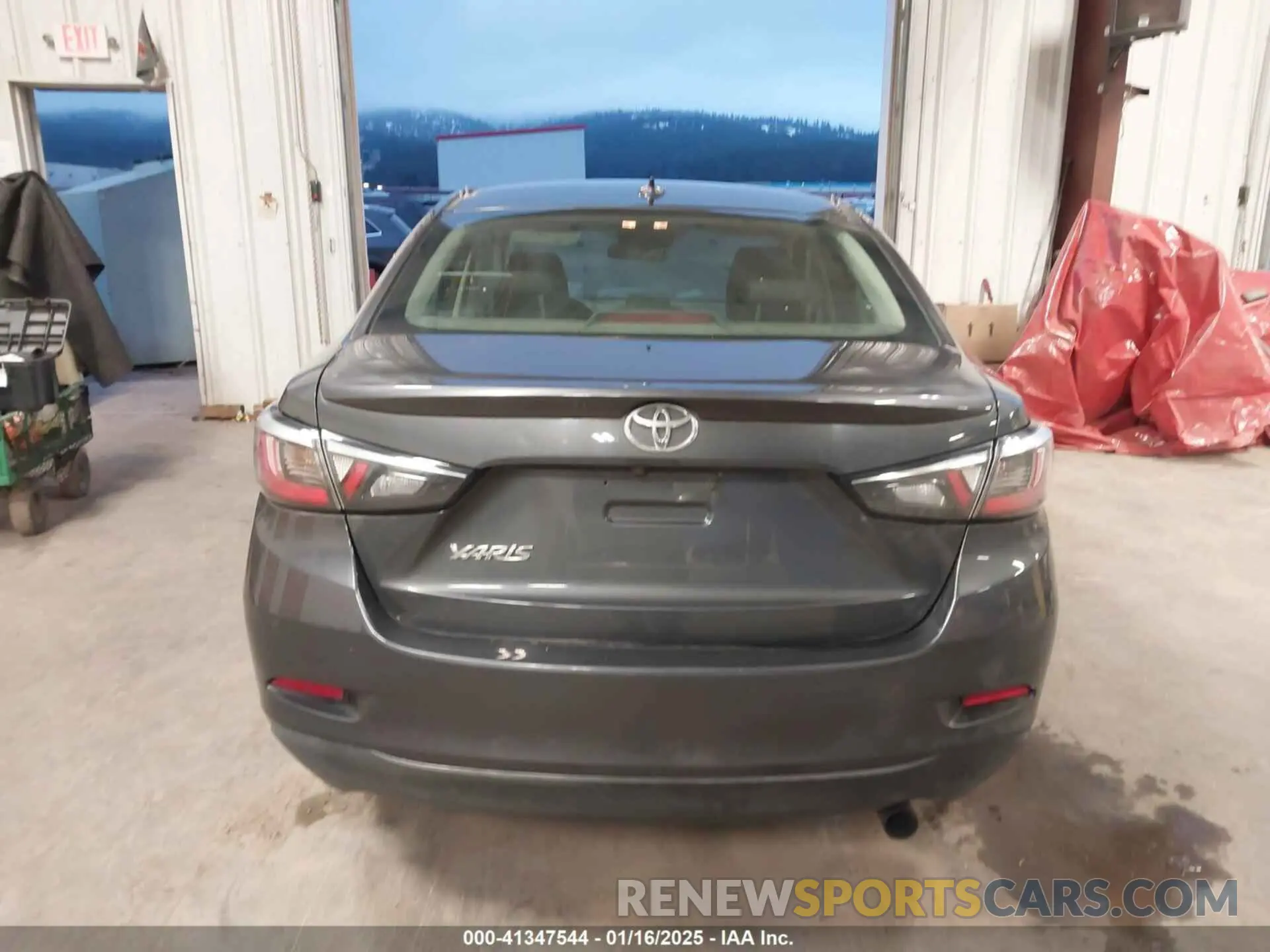 17 fotografías del automóvil dañado 3MYDLBYV4KY514254 TOYOTA YARIS 2019
