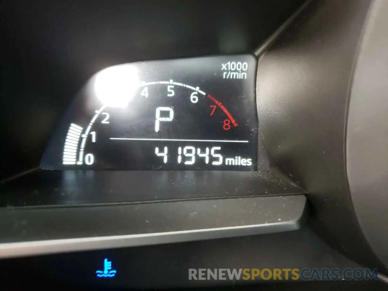 8 fotografías del automóvil dañado 3MYDLBYV4KY516313 TOYOTA YARIS 2019