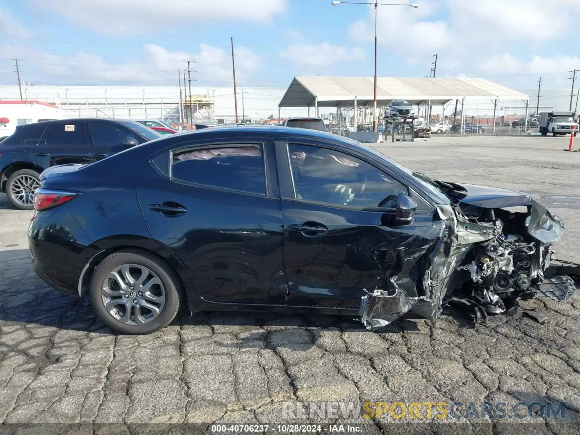 12 fotografías del automóvil dañado 3MYDLBYV4KY516506 TOYOTA YARIS 2019