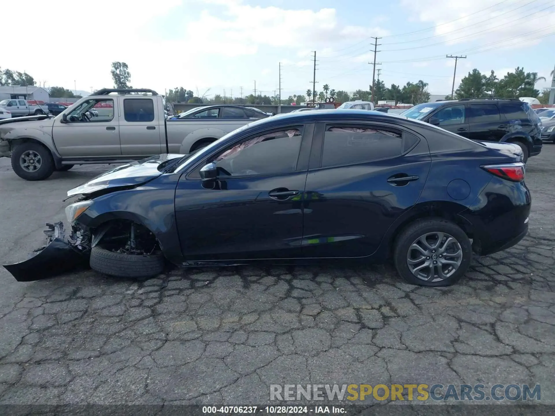 17 fotografías del automóvil dañado 3MYDLBYV4KY516506 TOYOTA YARIS 2019