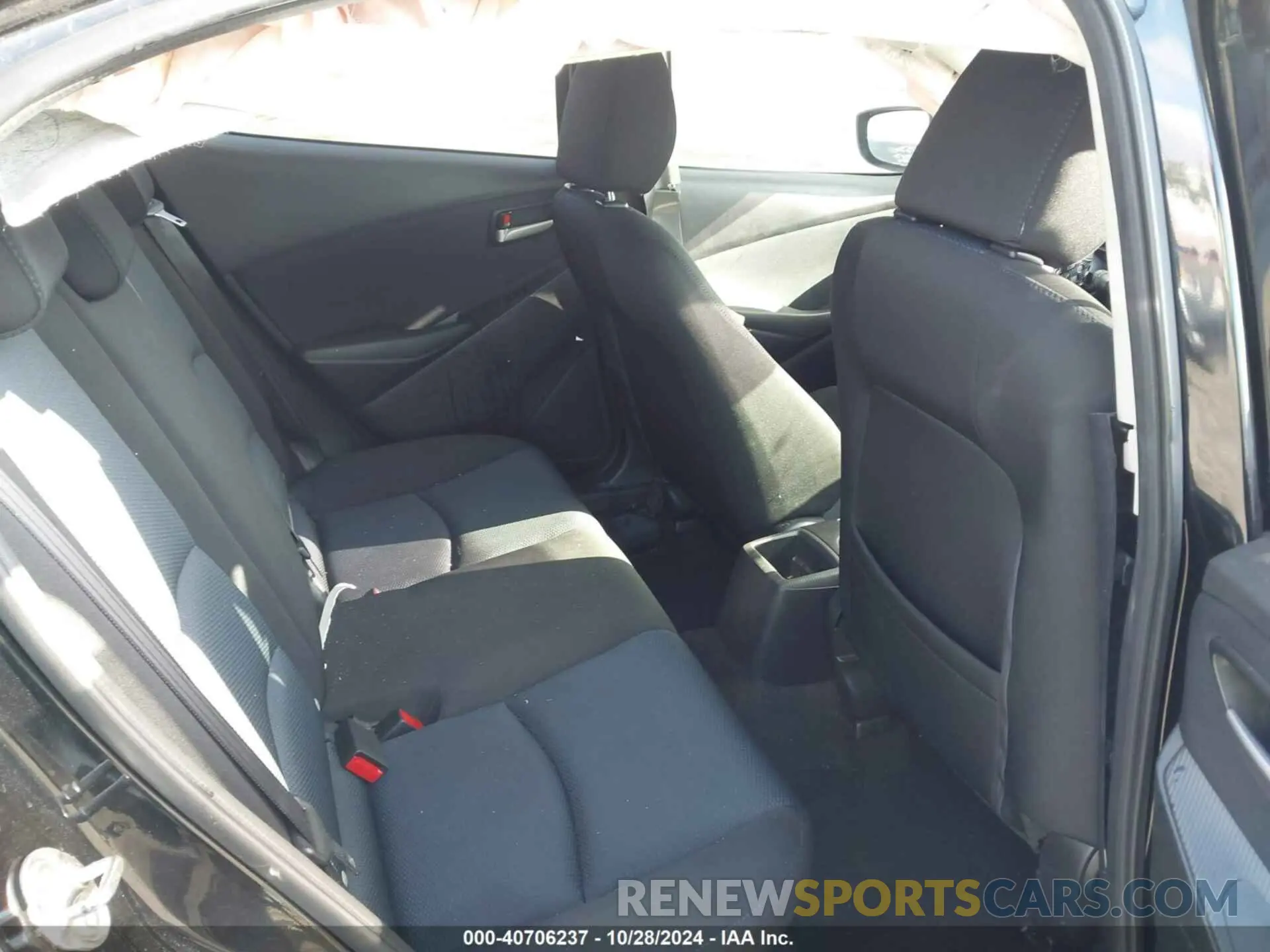 8 fotografías del automóvil dañado 3MYDLBYV4KY516506 TOYOTA YARIS 2019