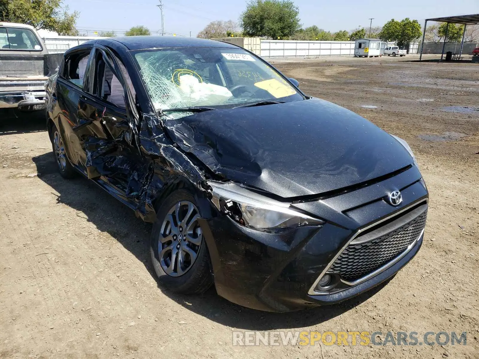 1 fotografías del automóvil dañado 3MYDLBYV4KY518806 TOYOTA YARIS 2019