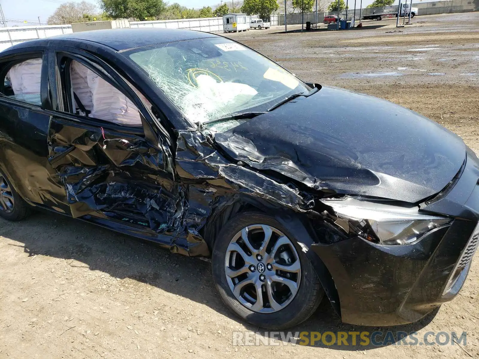 9 fotografías del automóvil dañado 3MYDLBYV4KY518806 TOYOTA YARIS 2019