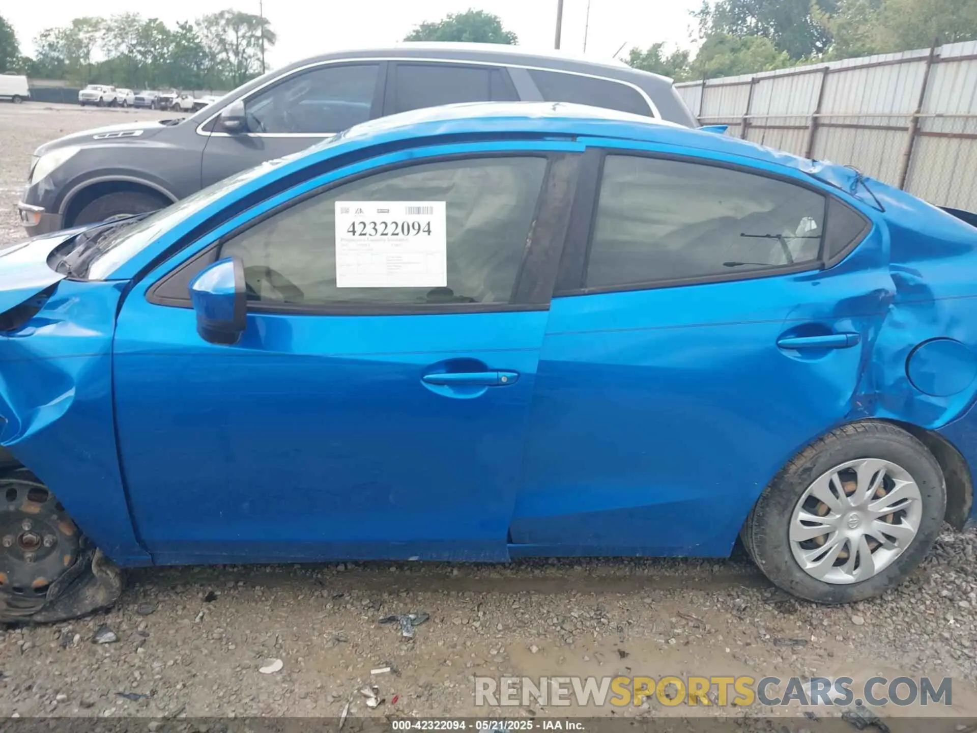 14 fotografías del automóvil dañado 3MYDLBYV5KY503408 TOYOTA YARIS 2019