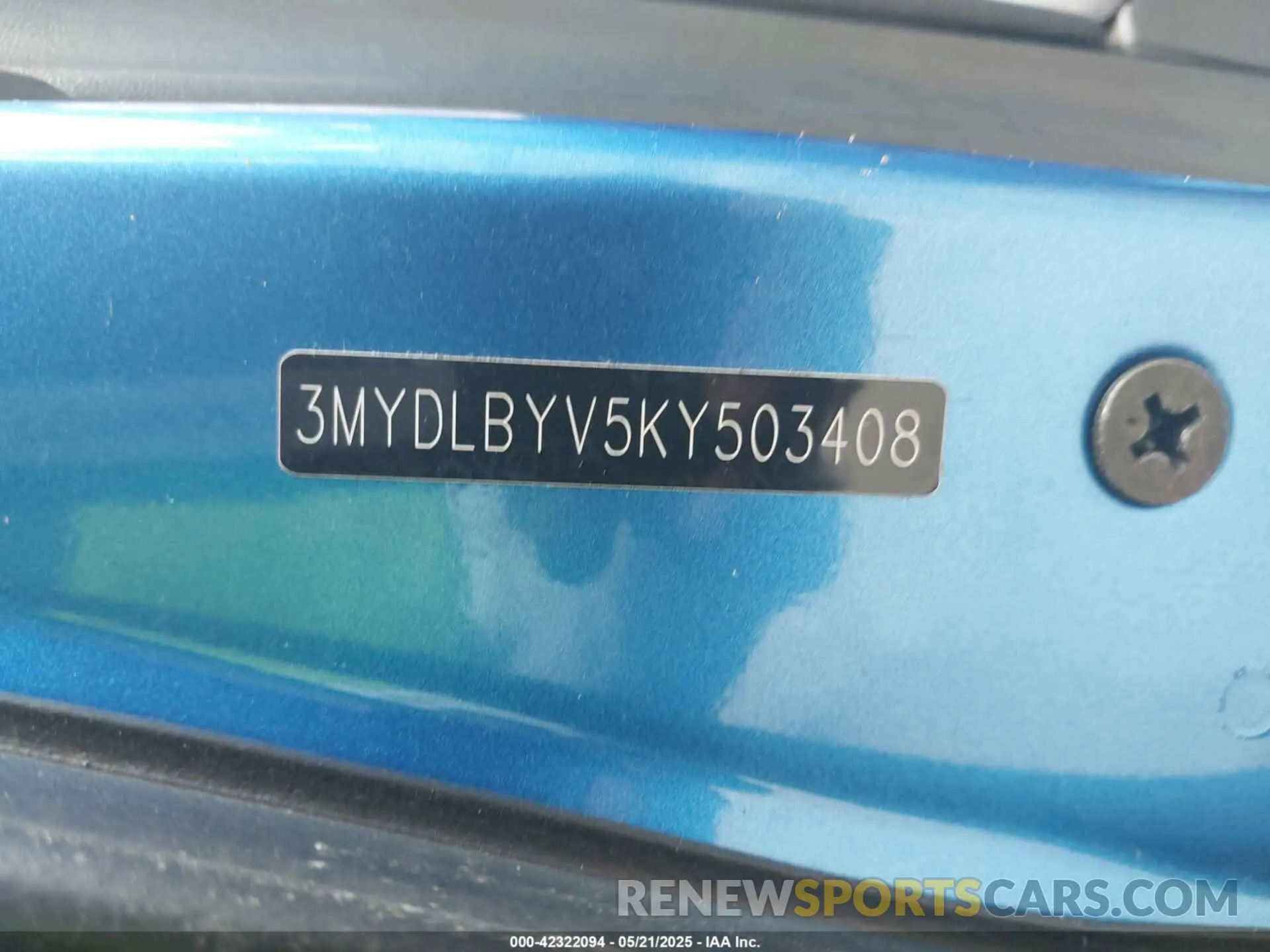 9 fotografías del automóvil dañado 3MYDLBYV5KY503408 TOYOTA YARIS 2019