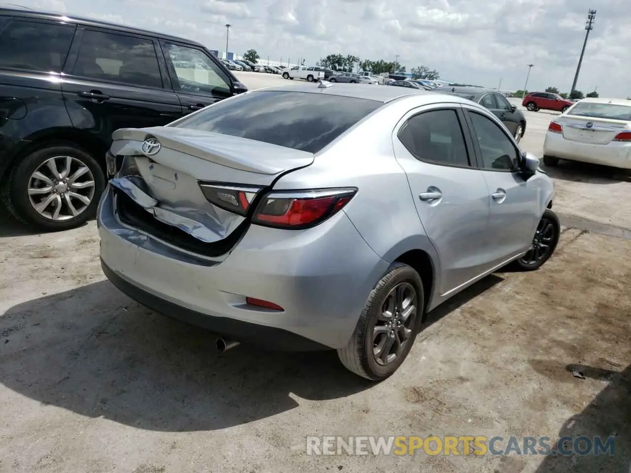 4 fotografías del automóvil dañado 3MYDLBYV5KY520290 TOYOTA YARIS 2019