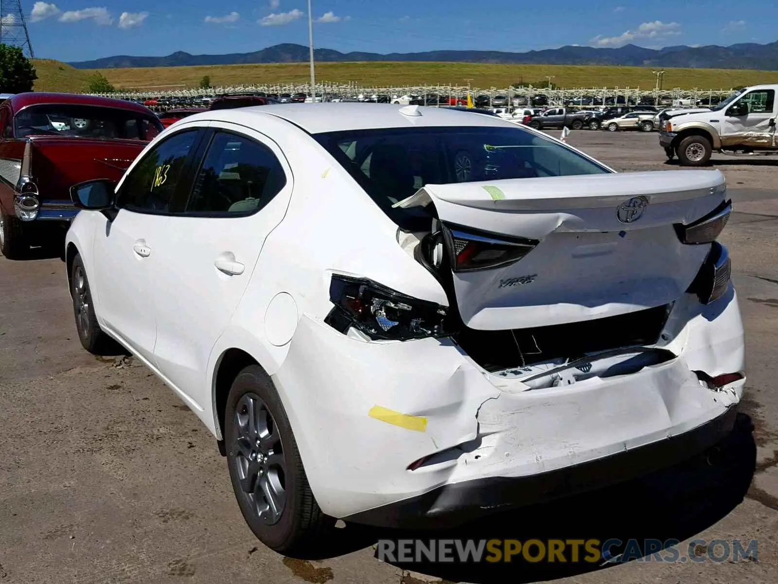 3 fotografías del automóvil dañado 3MYDLBYV5KY521603 TOYOTA YARIS 2019