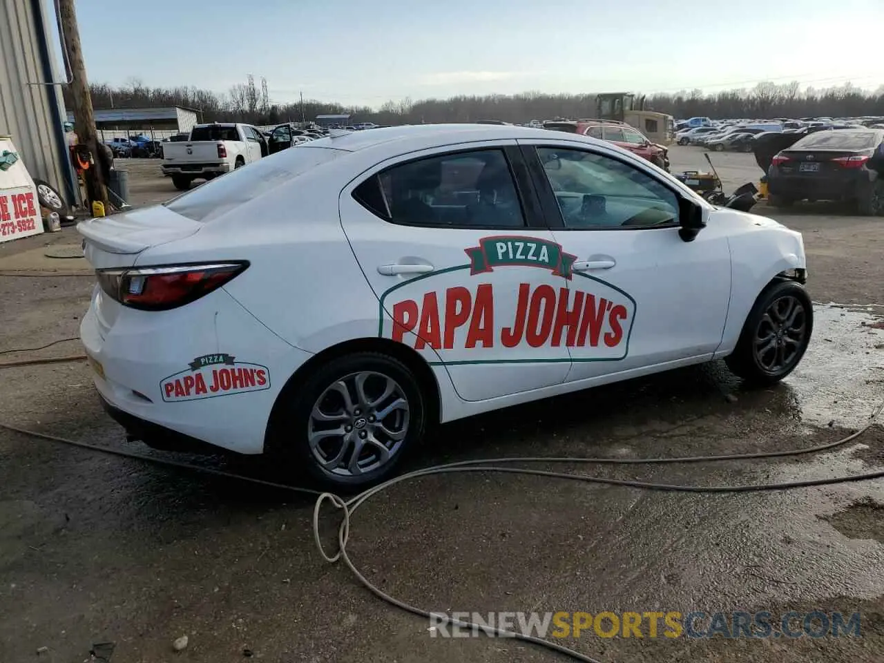 3 fotografías del automóvil dañado 3MYDLBYV6KY506804 TOYOTA YARIS 2019
