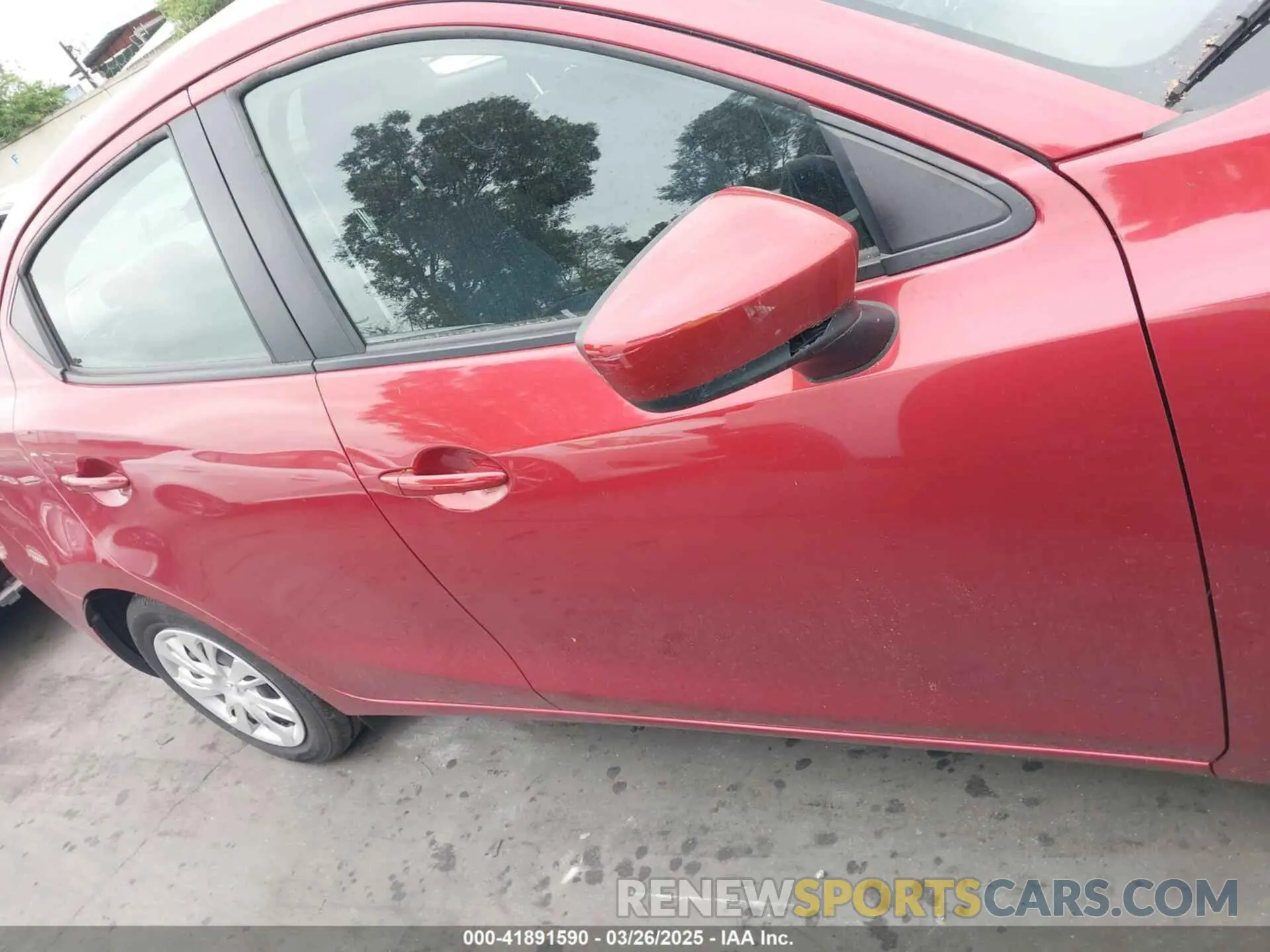 13 fotografías del automóvil dañado 3MYDLBYV6KY508620 TOYOTA YARIS 2019