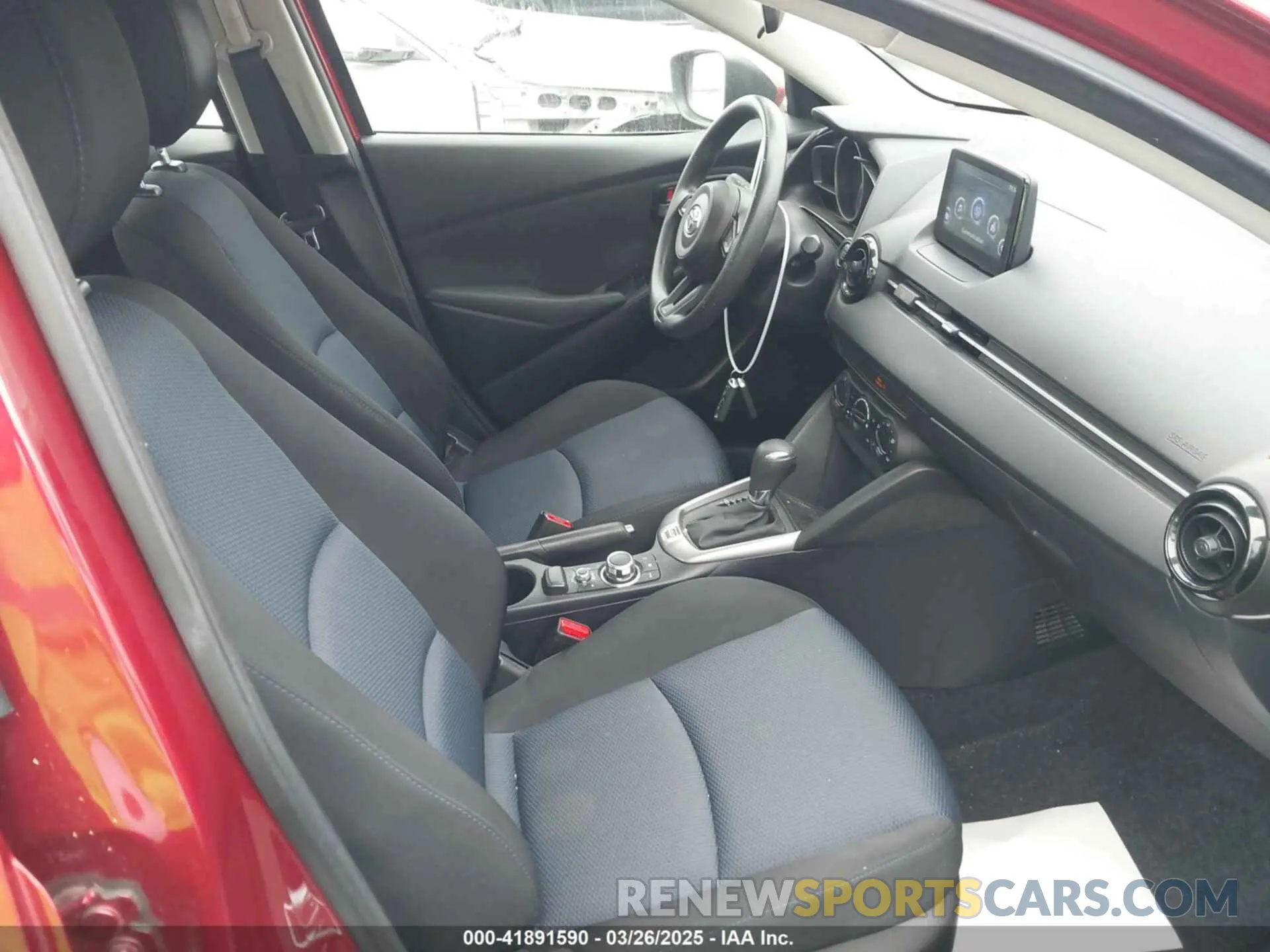 5 fotografías del automóvil dañado 3MYDLBYV6KY508620 TOYOTA YARIS 2019