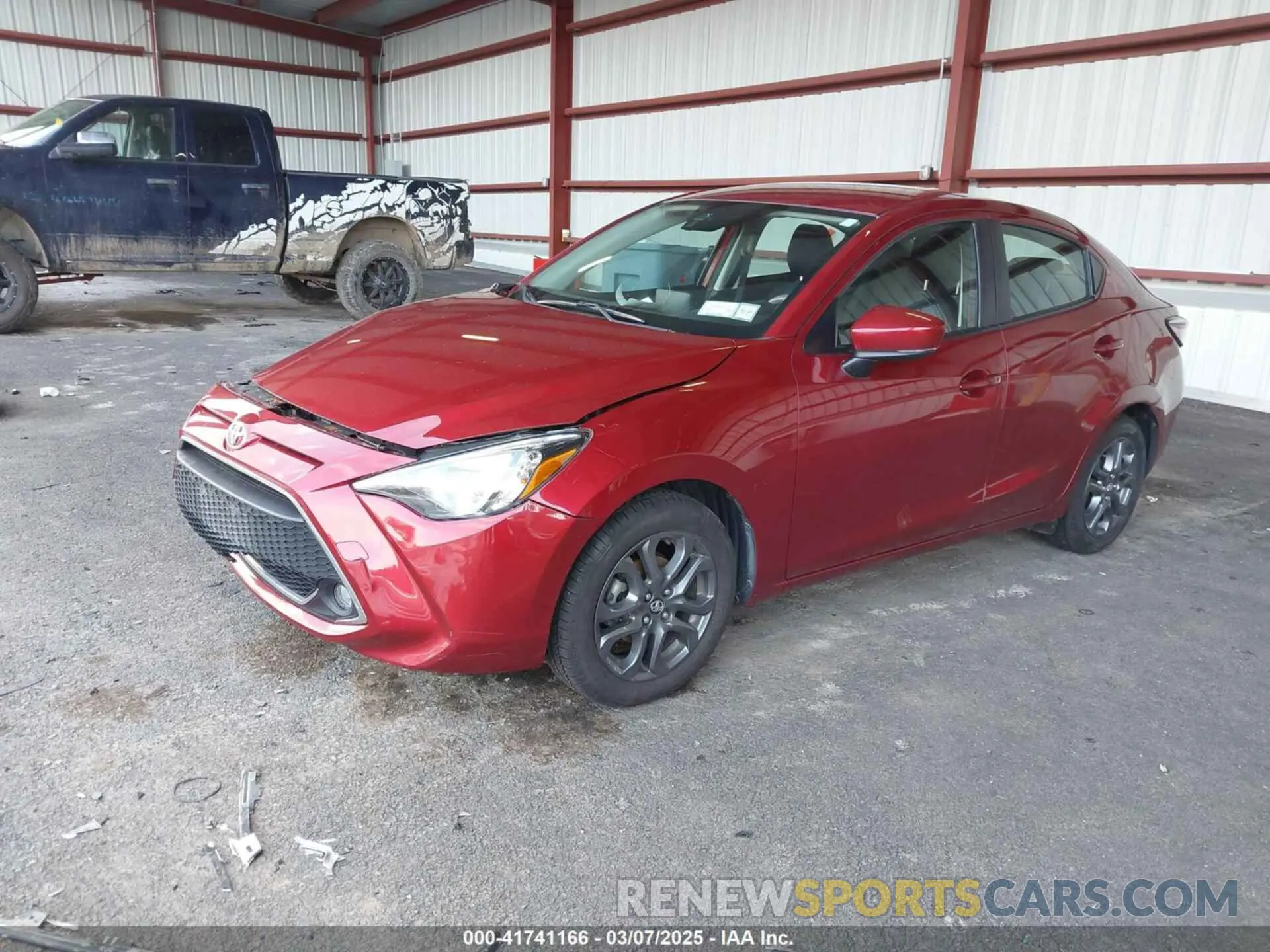 2 fotografías del automóvil dañado 3MYDLBYV6KY512764 TOYOTA YARIS 2019