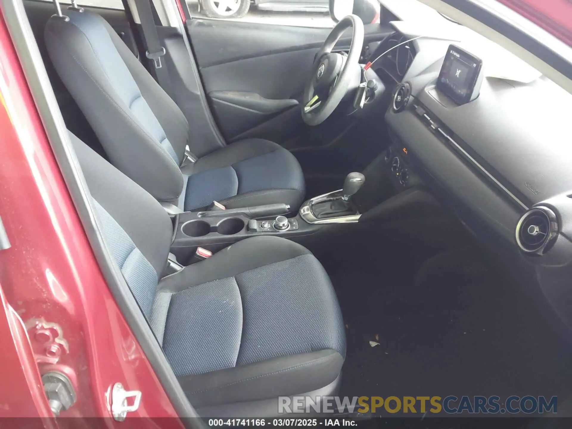 5 fotografías del automóvil dañado 3MYDLBYV6KY512764 TOYOTA YARIS 2019