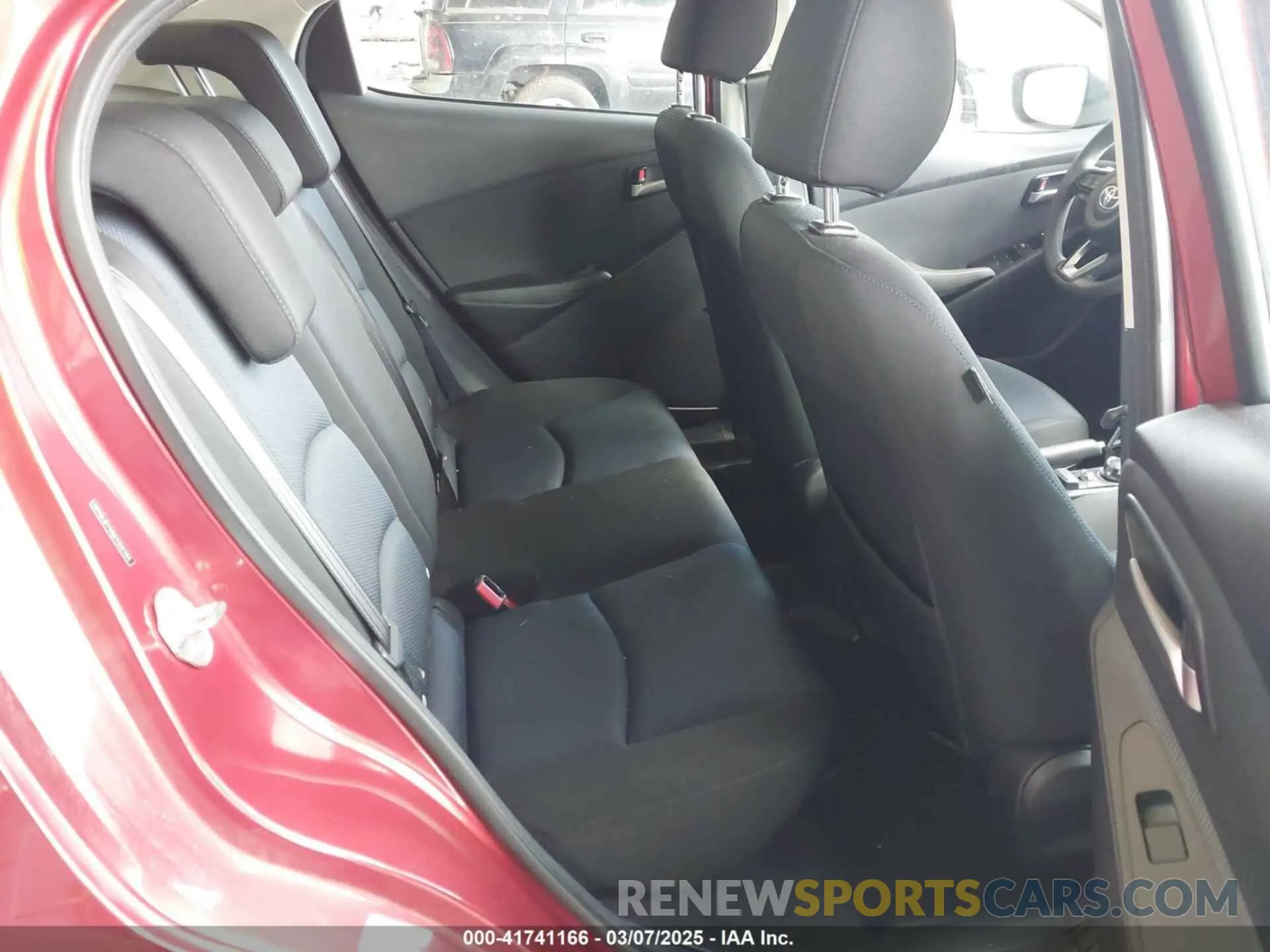 8 fotografías del automóvil dañado 3MYDLBYV6KY512764 TOYOTA YARIS 2019