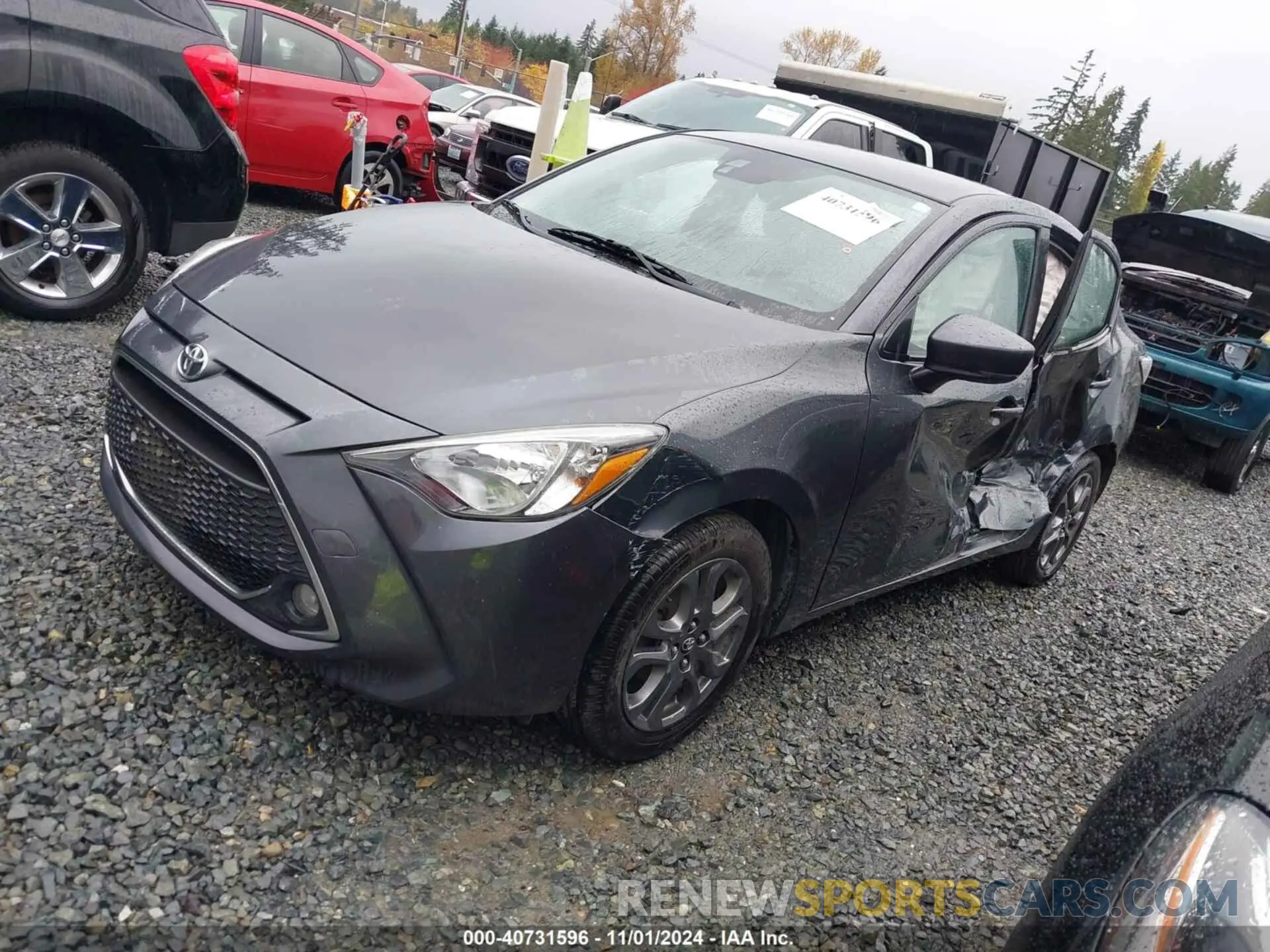 2 fotografías del automóvil dañado 3MYDLBYV6KY514062 TOYOTA YARIS 2019