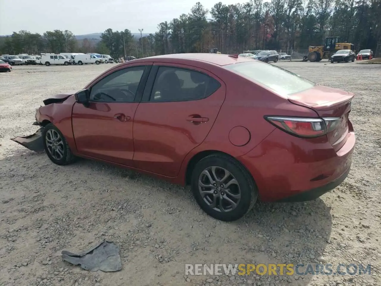 2 fotografías del automóvil dañado 3MYDLBYV6KY519116 TOYOTA YARIS 2019