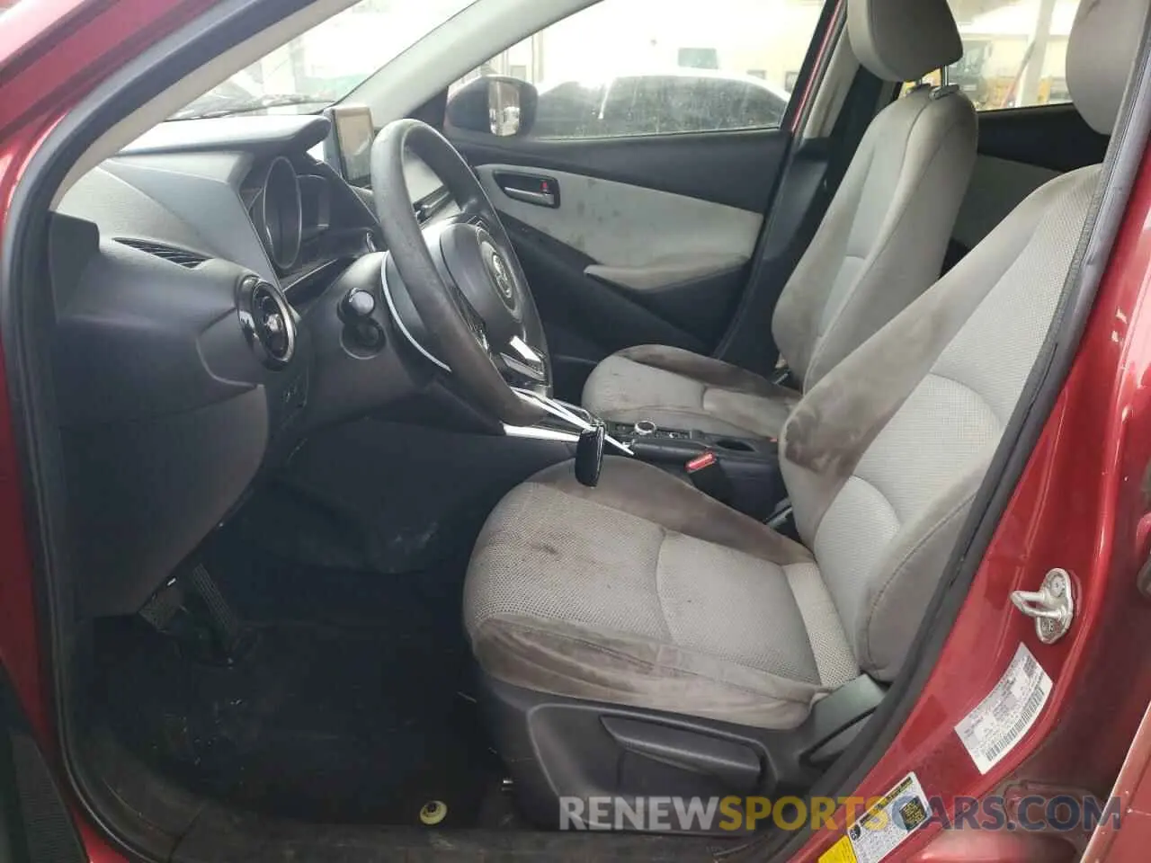 7 fotografías del automóvil dañado 3MYDLBYV6KY519116 TOYOTA YARIS 2019