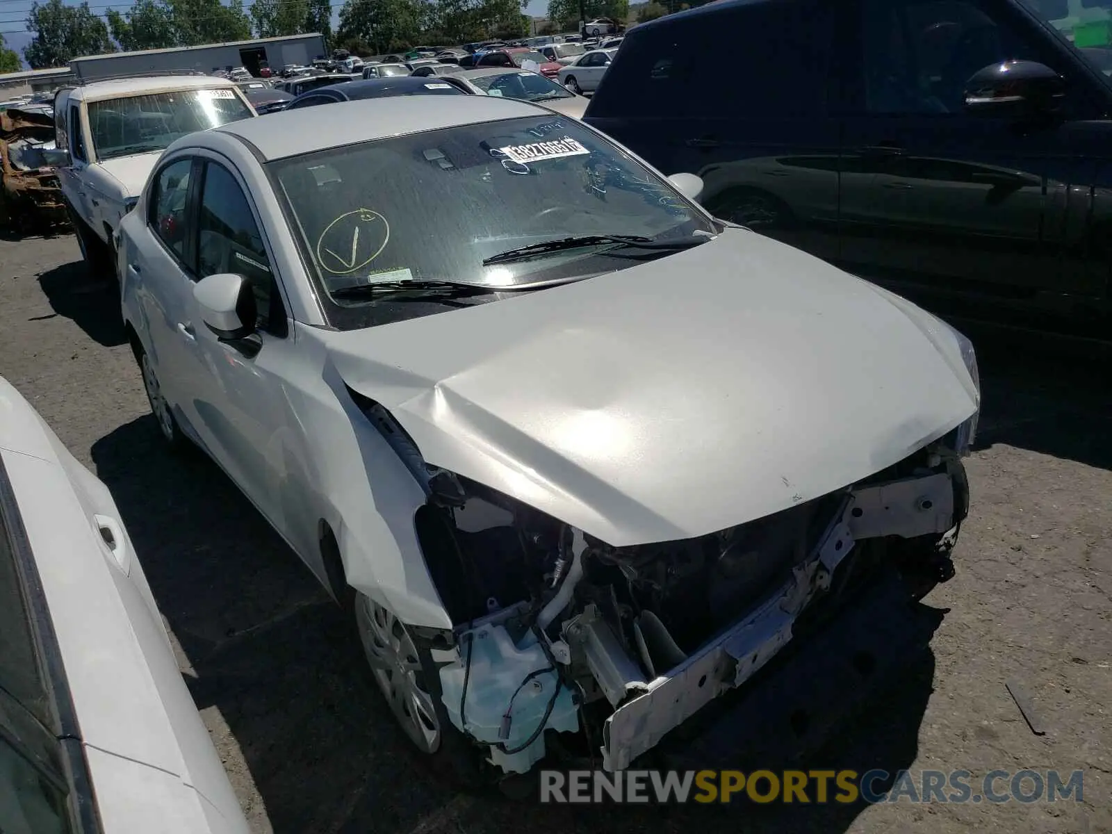 1 fotografías del automóvil dañado 3MYDLBYV6KY522534 TOYOTA YARIS 2019