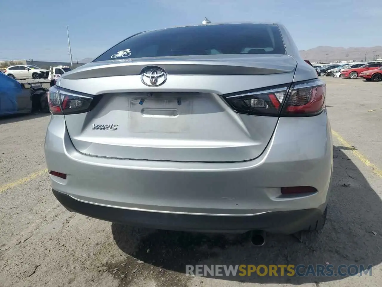 6 fotografías del automóvil dañado 3MYDLBYV6KY524803 TOYOTA YARIS 2019