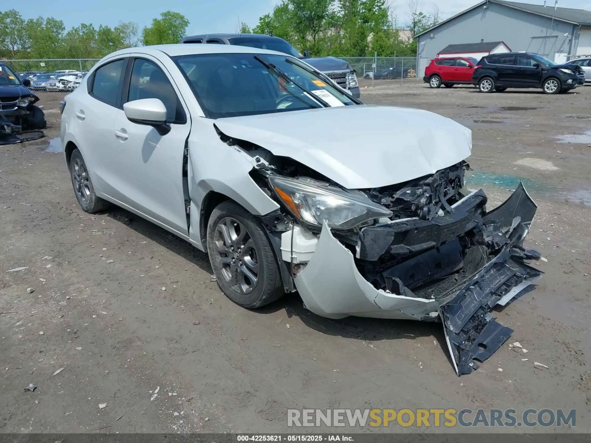 1 fotografías del automóvil dañado 3MYDLBYV7KY506813 TOYOTA YARIS 2019