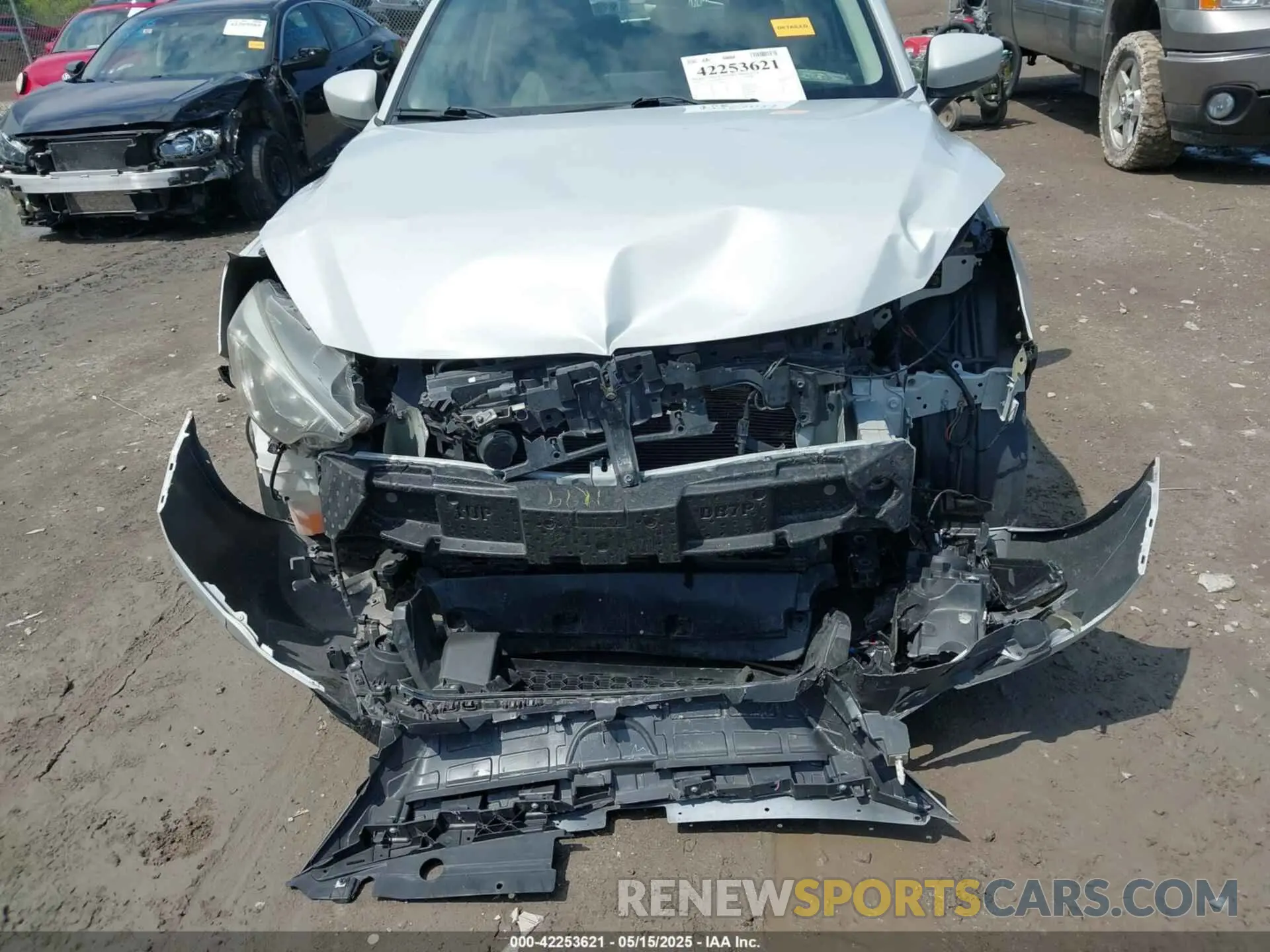 6 fotografías del automóvil dañado 3MYDLBYV7KY506813 TOYOTA YARIS 2019