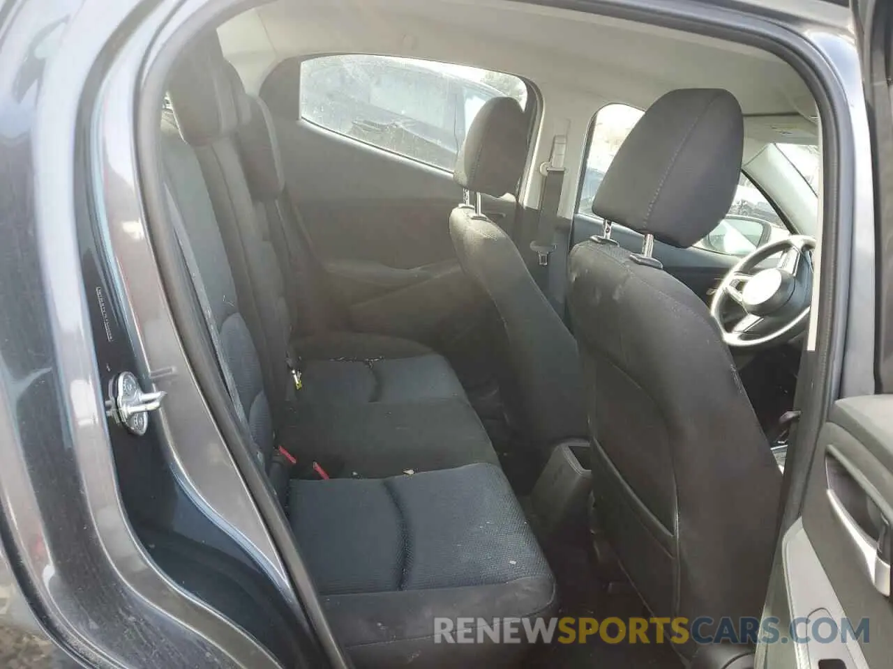 10 fotografías del automóvil dañado 3MYDLBYV7KY508058 TOYOTA YARIS 2019