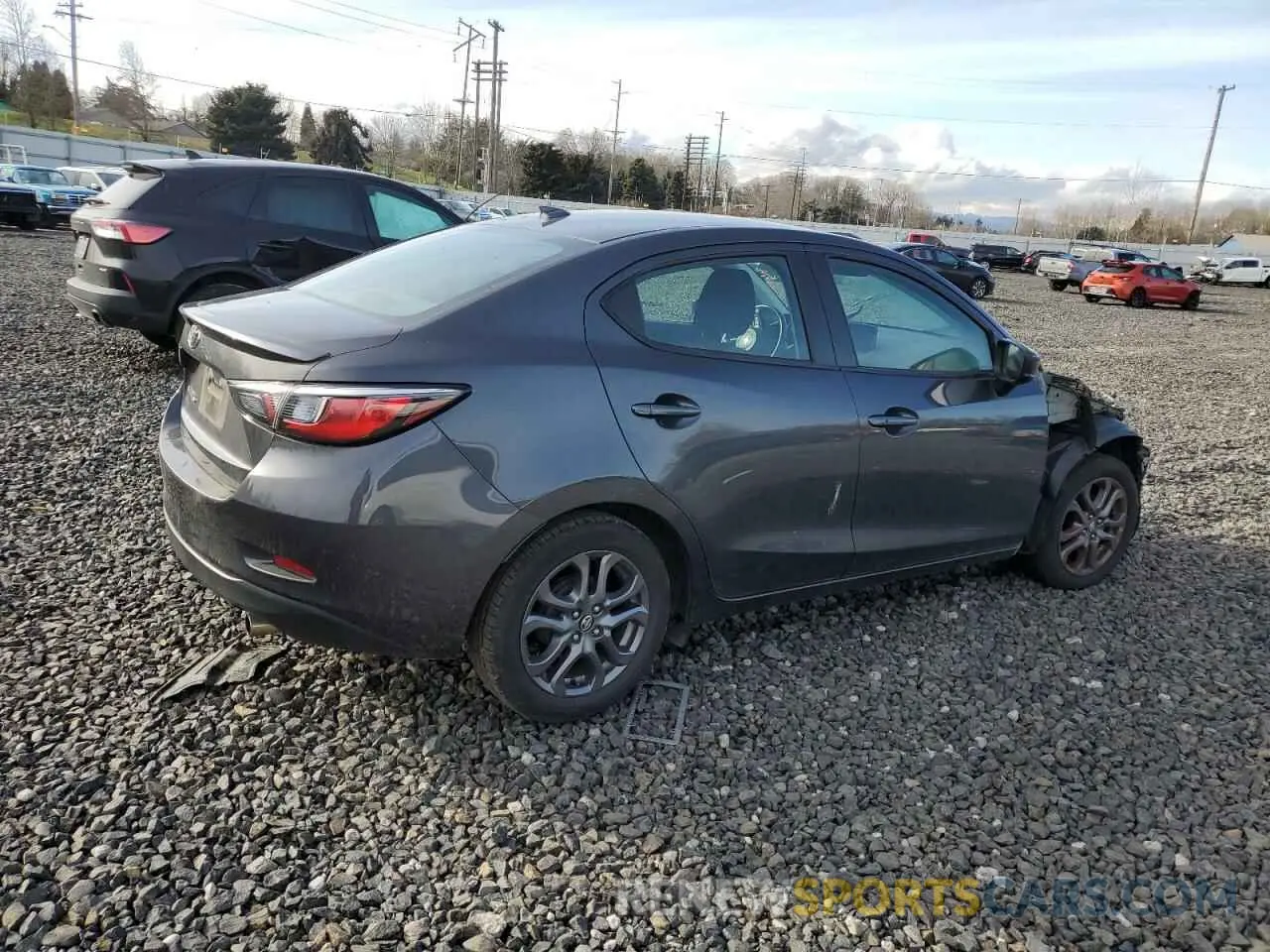 3 fotografías del automóvil dañado 3MYDLBYV7KY508058 TOYOTA YARIS 2019