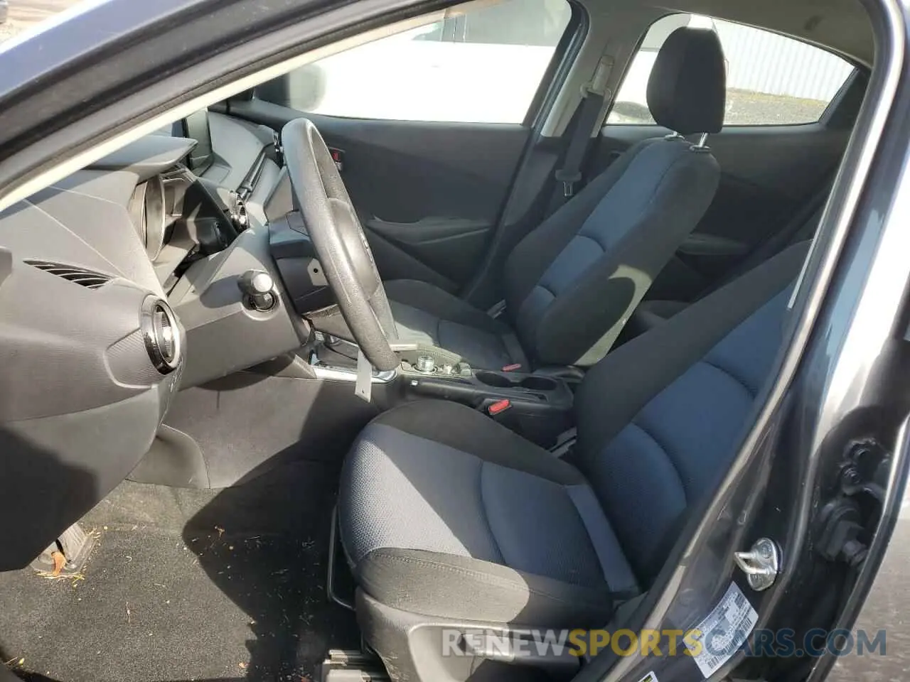 7 fotografías del automóvil dañado 3MYDLBYV7KY508058 TOYOTA YARIS 2019