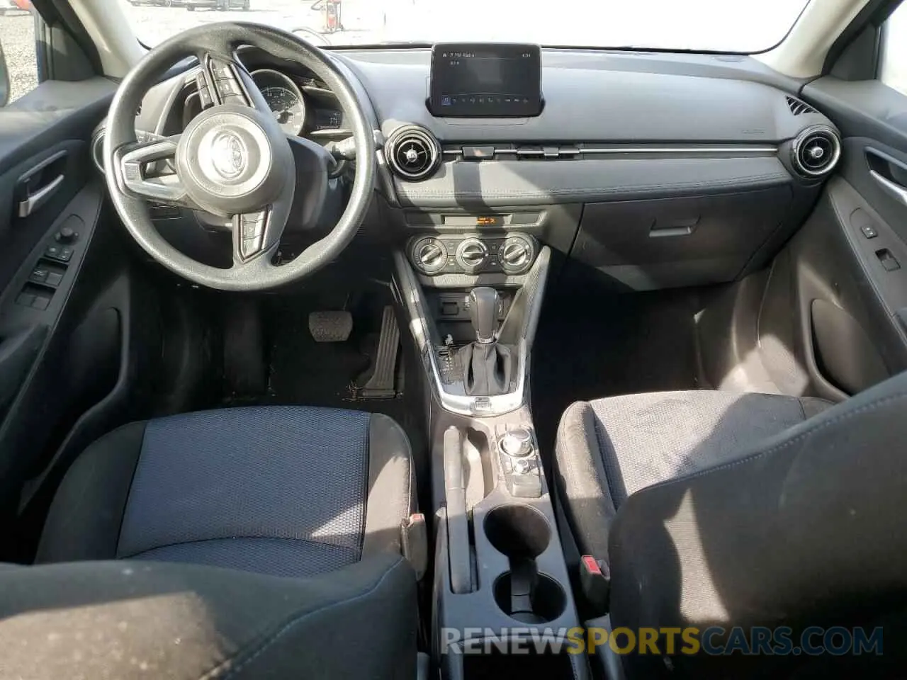 8 fotografías del automóvil dañado 3MYDLBYV7KY508058 TOYOTA YARIS 2019