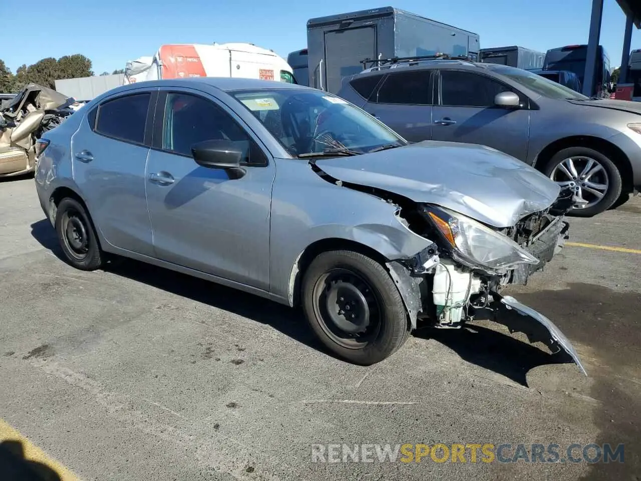 4 fotografías del automóvil dañado 3MYDLBYV7KY508173 TOYOTA YARIS 2019