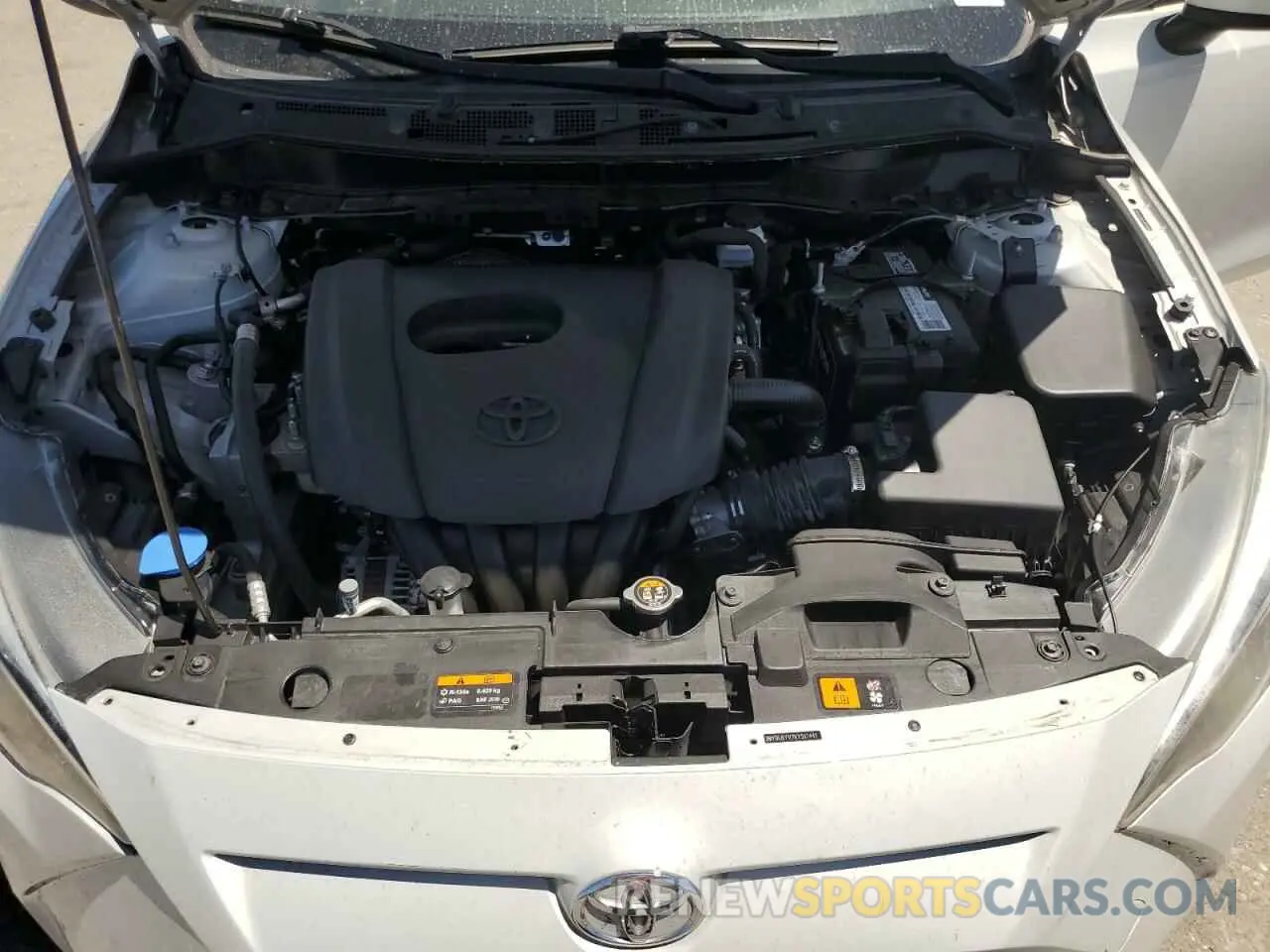 11 fotografías del automóvil dañado 3MYDLBYV7KY517441 TOYOTA YARIS 2019