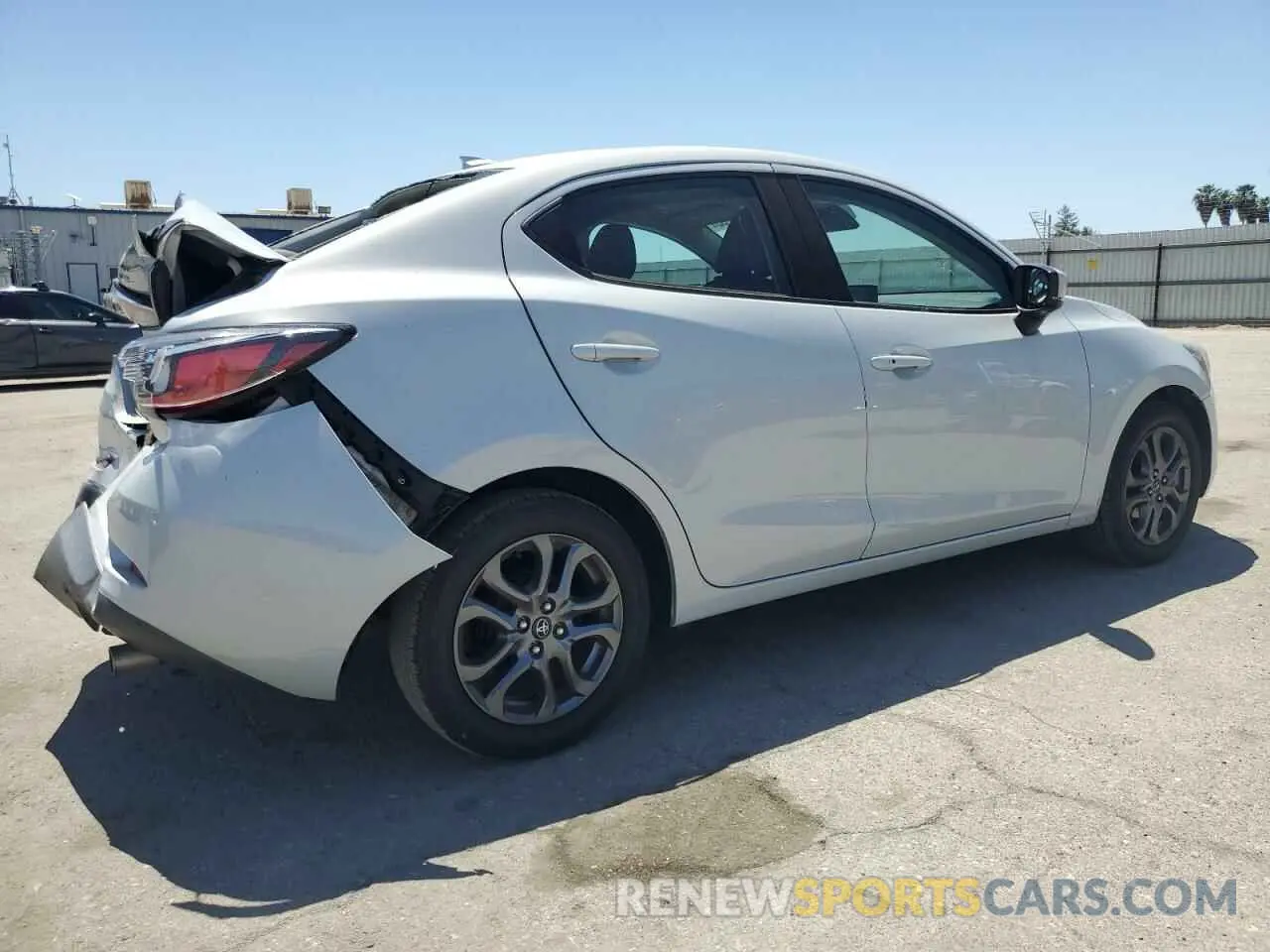 3 fotografías del automóvil dañado 3MYDLBYV7KY517441 TOYOTA YARIS 2019
