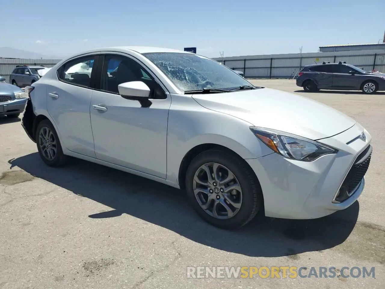4 fotografías del automóvil dañado 3MYDLBYV7KY517441 TOYOTA YARIS 2019