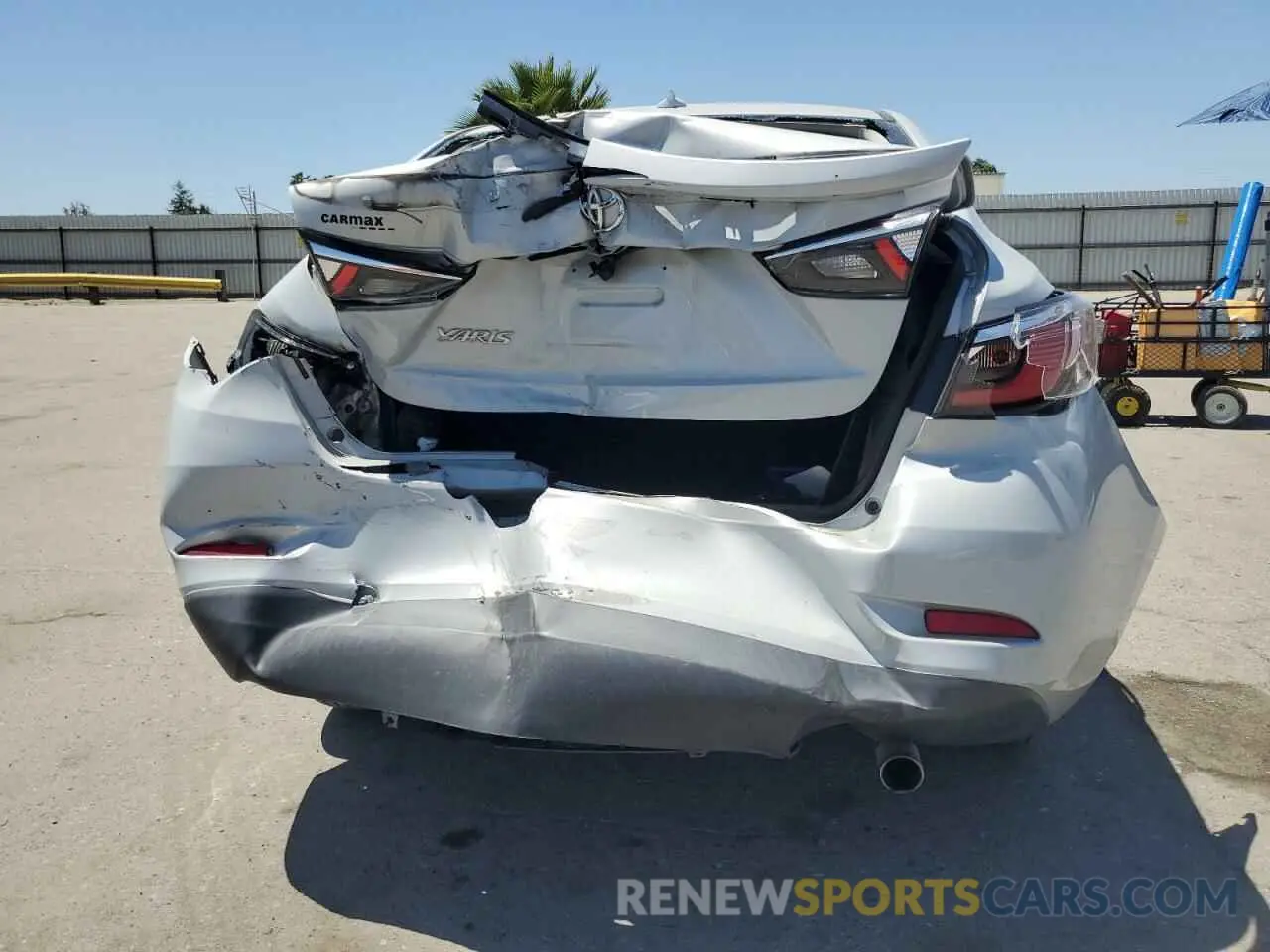 6 fotografías del automóvil dañado 3MYDLBYV7KY517441 TOYOTA YARIS 2019