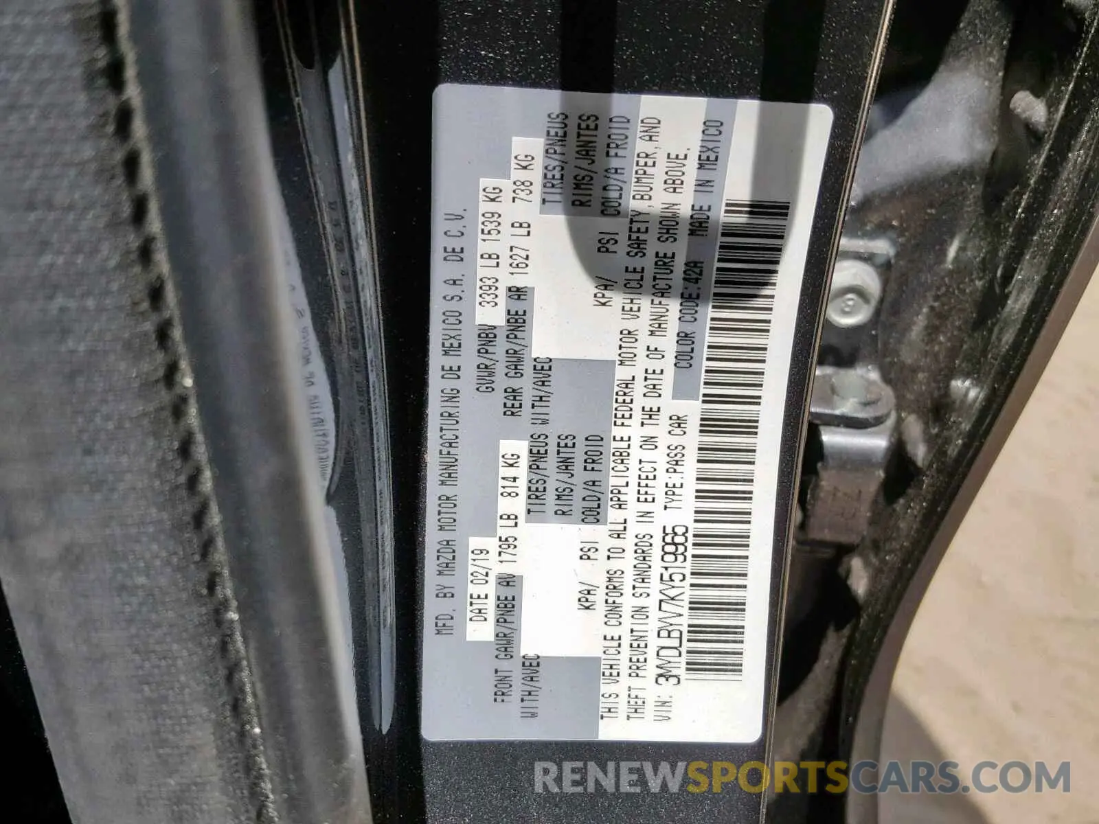 10 fotografías del automóvil dañado 3MYDLBYV7KY519965 TOYOTA YARIS 2019