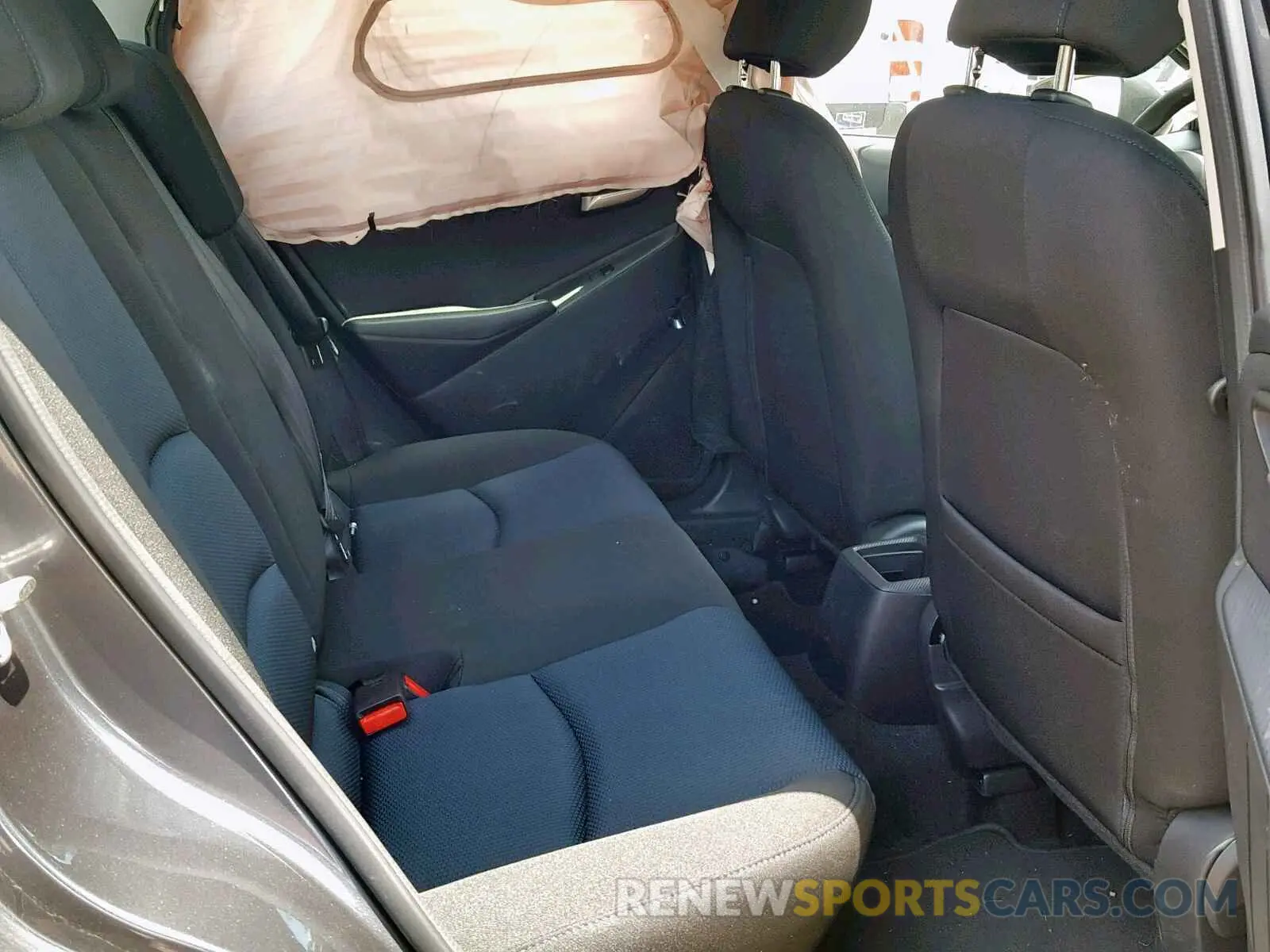 6 fotografías del automóvil dañado 3MYDLBYV7KY519965 TOYOTA YARIS 2019
